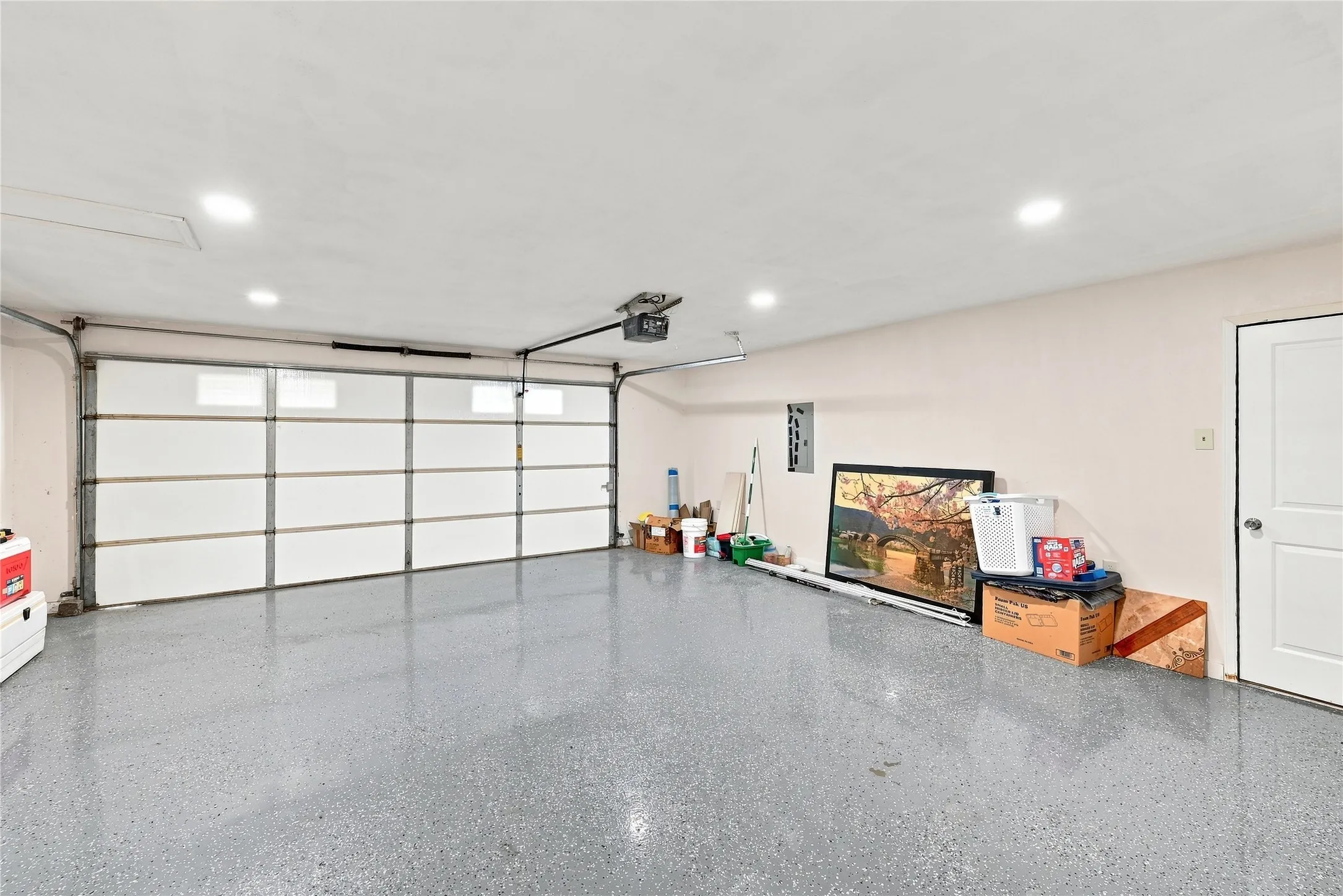 Single Family Residence For Sale in Dallas County , 1047 Quail Run, Duncanville, Texas 75116, 3 Bedroom, 3 Bathroom, 2 Garage spaces, 2,365 Sqft, built in 1973, mls#21378543, Real Estate Agent in Duncanville, Homes For Sale in Dallas county, Homes For Sale in Duncanville, Realtor in Duncanville Texas, Real Estate Brokerage Independent Realty Texas, Luminita Cordes Realtor