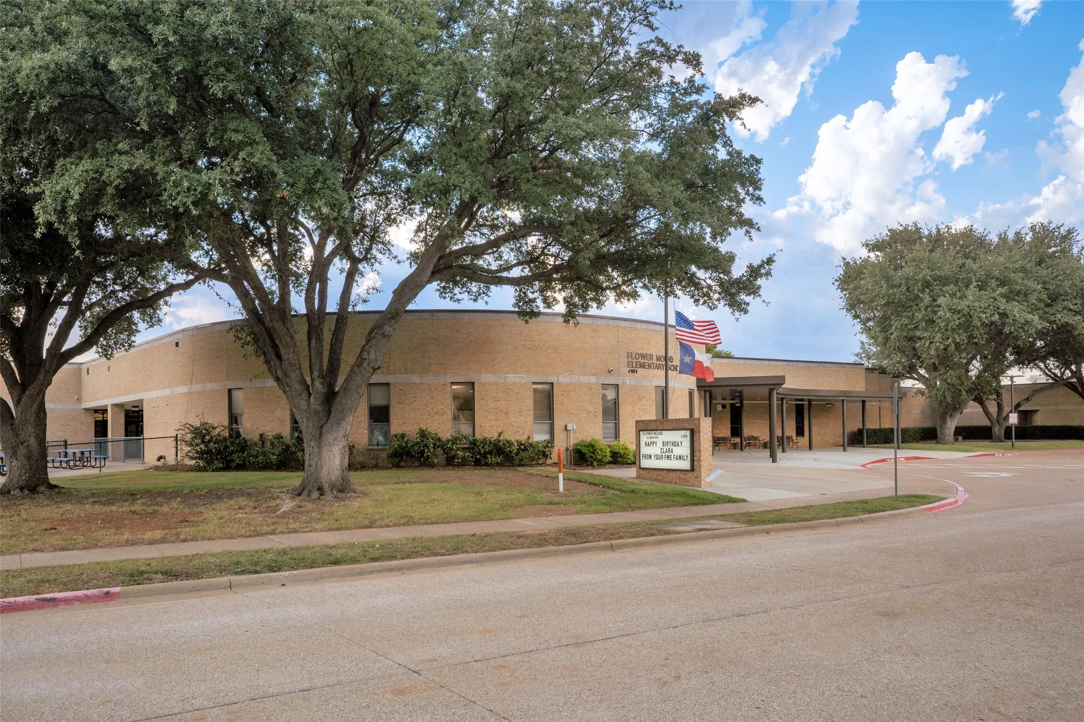 Flower Mound Elementary is within walking distance.