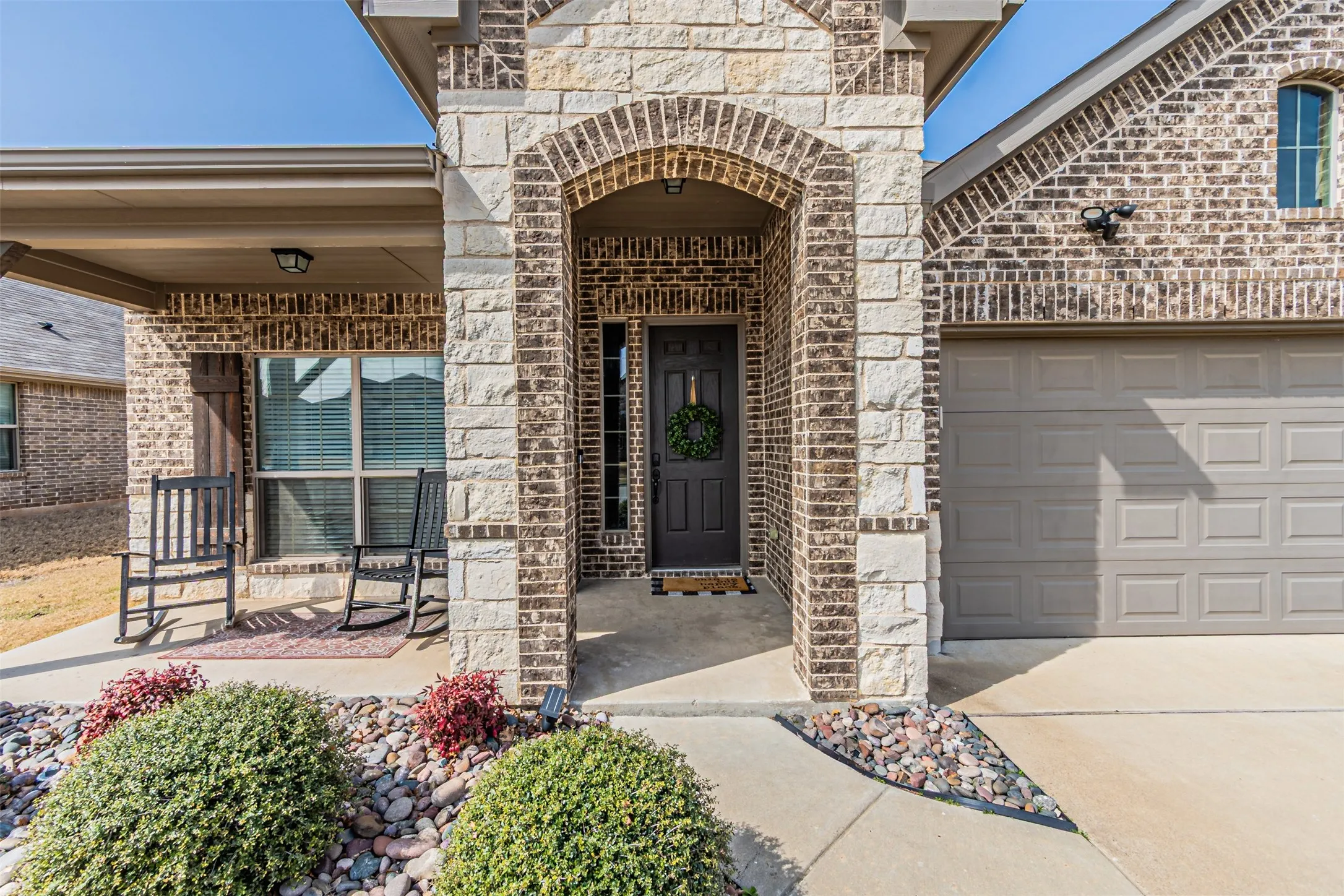 Single Family Residence For Sale in Parker County , 2504 Doe Run, Weatherford, Texas 76087, 4 Bedroom, 2 Bathroom, 2 Garage spaces, 2,092 Sqft, built in 2018, mls#21378544, Real Estate Agent in Weatherford, Homes For Sale in Parker county, Homes For Sale in Weatherford, Realtor in Weatherford Texas, Real Estate Brokerage Independent Realty Texas, Luminita Cordes Realtor