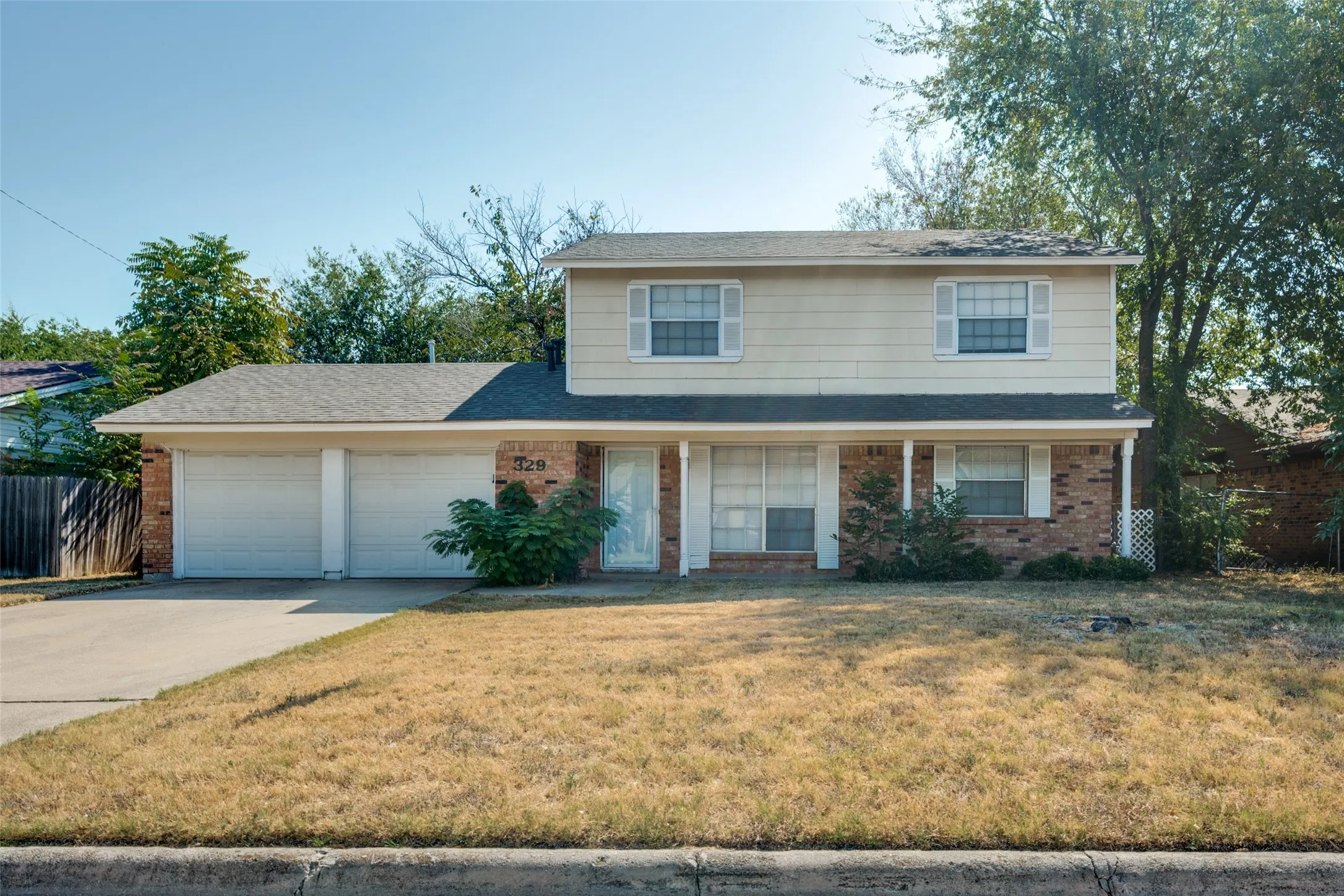 Single Family Residence For Sale in Tarrant County , 329 Deer Creek Road, Everman, Texas 76140, 4 Bedroom, 3 Bathroom, 2 Garage spaces, 1,860 Sqft, built in 1965, mls#21378514, Real Estate Agent in Everman, Homes For Sale in Tarrant county, Homes For Sale in Everman, Realtor in Everman Texas, Real Estate Brokerage Independent Realty Texas, Luminita Cordes Realtor