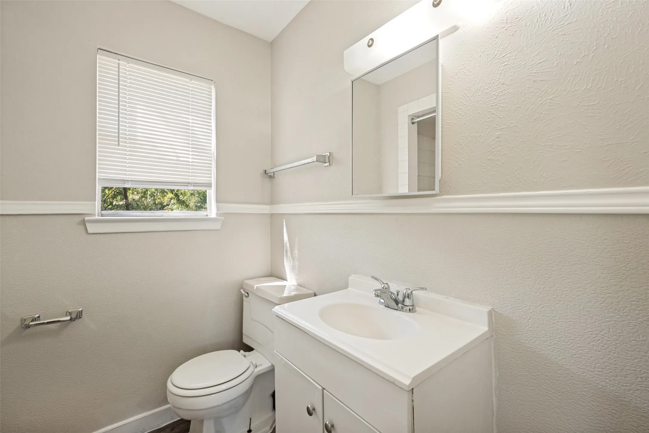 Single Family Residence For Sale in Tarrant County , 329 Deer Creek Road, Everman, Texas 76140, 4 Bedroom, 3 Bathroom, 2 Garage spaces, 1,860 Sqft, built in 1965, mls#21378514, Real Estate Agent in Everman, Homes For Sale in Tarrant county, Homes For Sale in Everman, Realtor in Everman Texas, Real Estate Brokerage Independent Realty Texas, Luminita Cordes Realtor