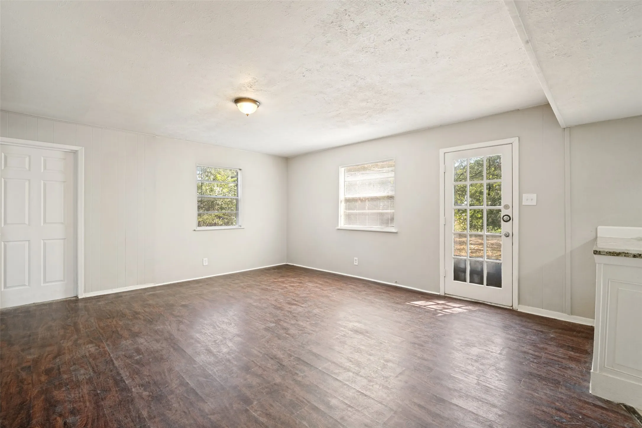 Single Family Residence For Sale in Tarrant County , 329 Deer Creek Road, Everman, Texas 76140, 4 Bedroom, 3 Bathroom, 2 Garage spaces, 1,860 Sqft, built in 1965, mls#21378514, Real Estate Agent in Everman, Homes For Sale in Tarrant county, Homes For Sale in Everman, Realtor in Everman Texas, Real Estate Brokerage Independent Realty Texas, Luminita Cordes Realtor