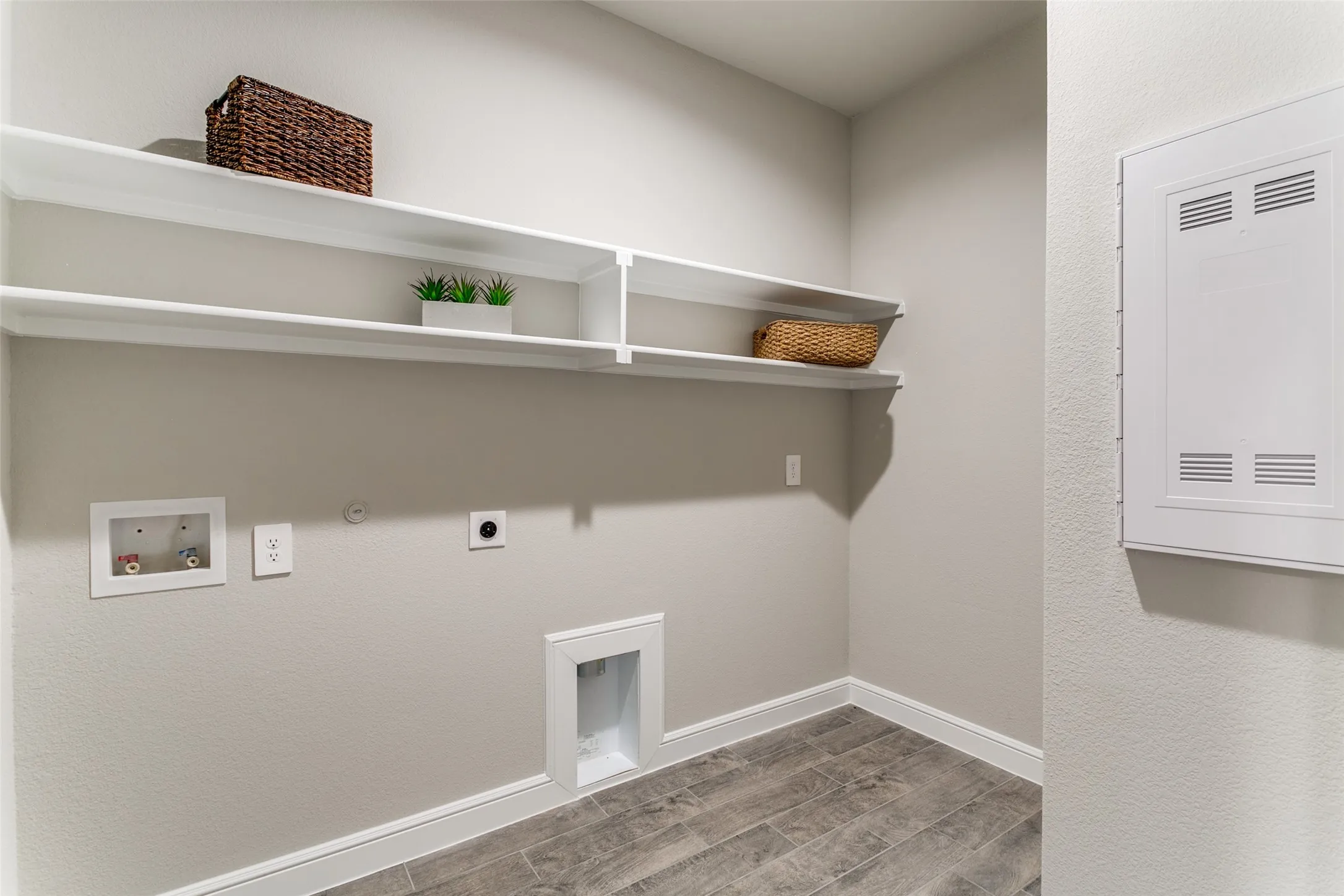 Single Family Residence For Rent in Denton County , 1117 Southwark Drive, Fort Worth, Texas 76052, 4 Bedroom, 2 Bathroom, 2 Garage spaces, 2,010 Sqft, built in 2024, mls#21378476, Real Estate Agent in Fort Worth, Homes For Rent in Denton county, Homes For Rent in Fort Worth, Realtor in Fort Worth Texas, Real Estate Brokerage Independent Realty Texas, Luminita Cordes Realtor