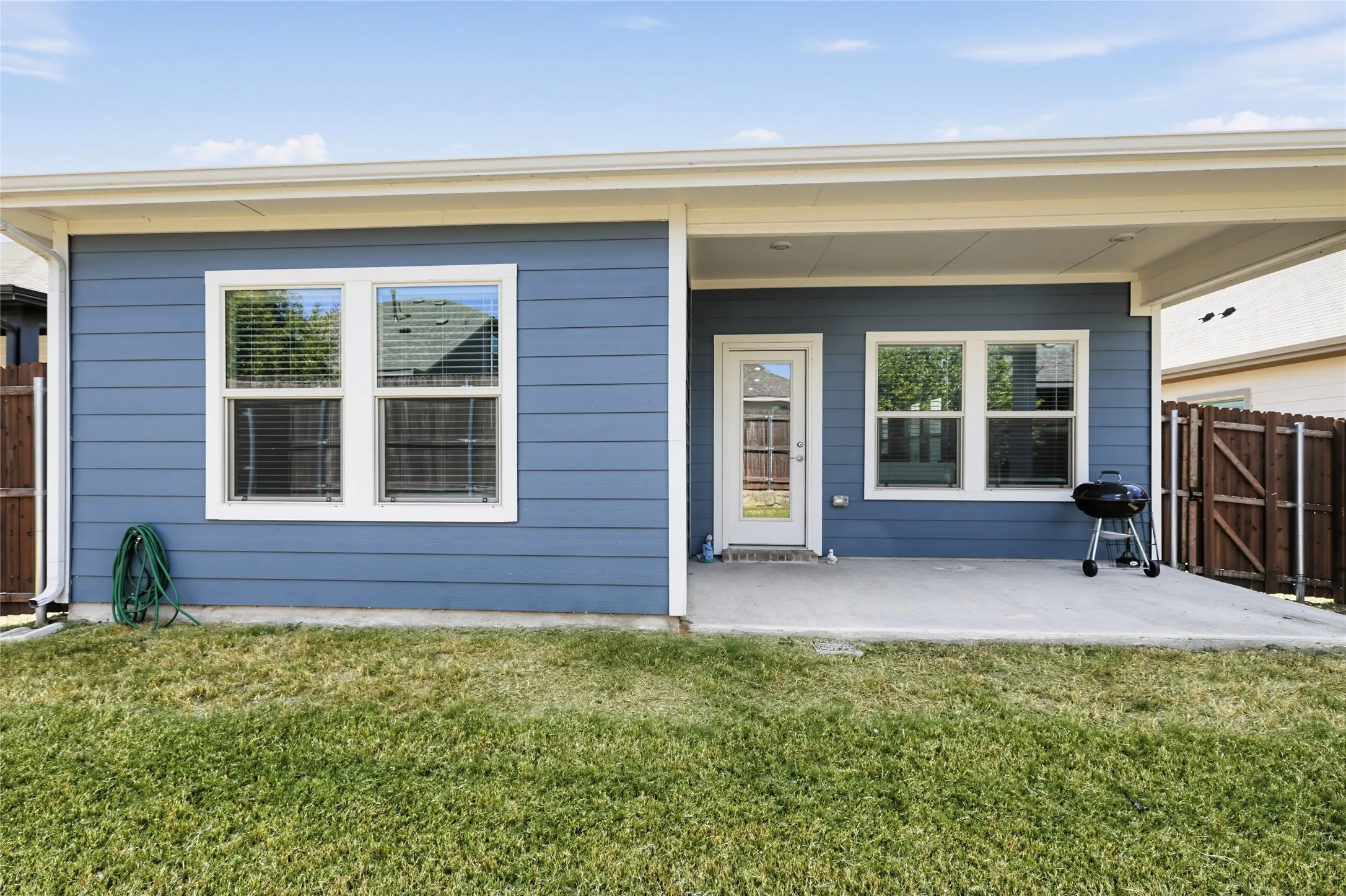 Single Family Residence For Sale in Kaufman County , 1818 Ash Oak Lane, Forney, Texas 75126, 4 Bedroom, 2 Bathroom, 2 Garage spaces, 1,572 Sqft, built in 2022, mls#21377800, Real Estate Agent in Forney, Homes For Sale in Kaufman county, Homes For Sale in Forney, Realtor in Forney Texas, Real Estate Brokerage Independent Realty Texas, Luminita Cordes Realtor