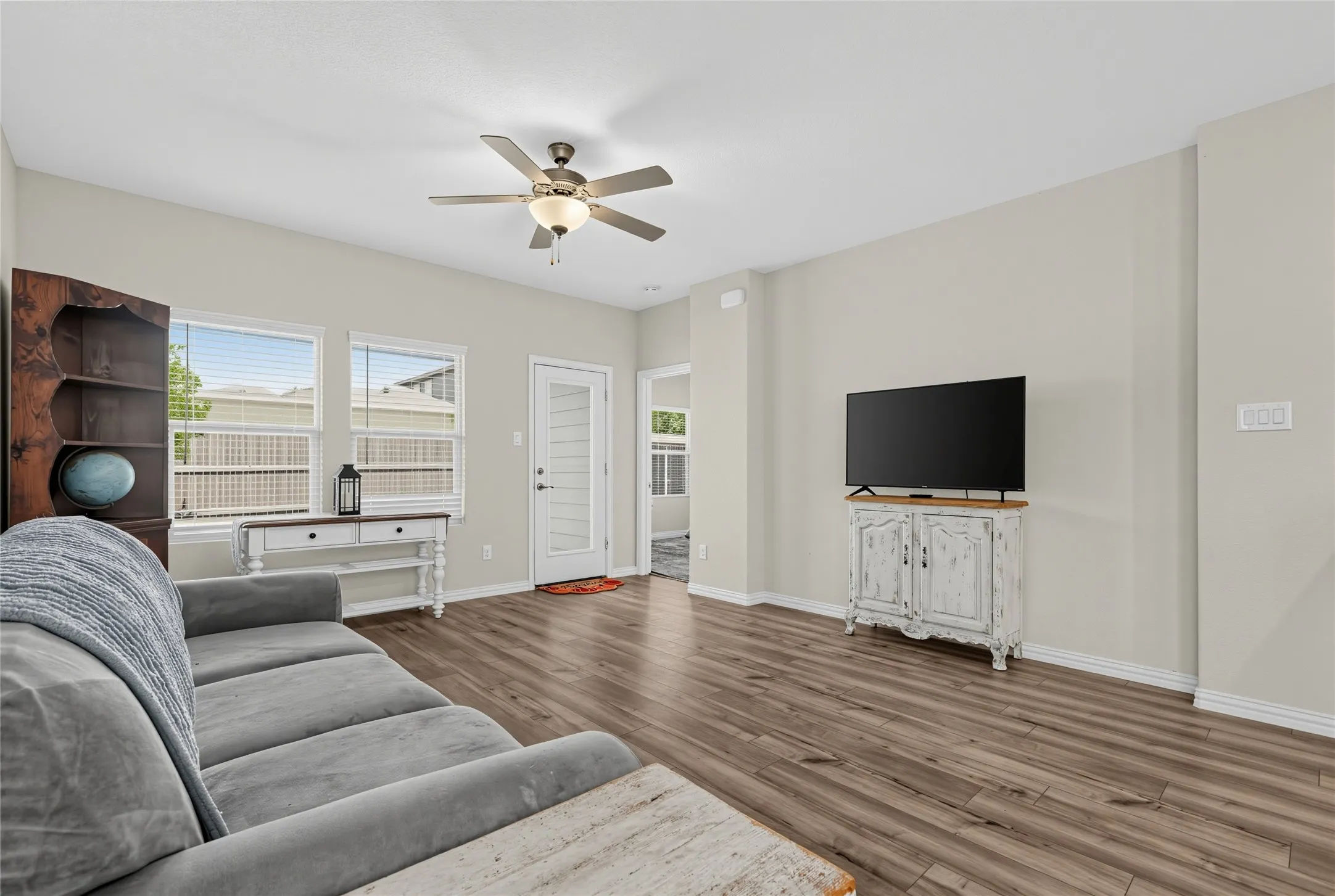 Single Family Residence For Sale in Kaufman County , 1818 Ash Oak Lane, Forney, Texas 75126, 4 Bedroom, 2 Bathroom, 2 Garage spaces, 1,572 Sqft, built in 2022, mls#21377800, Real Estate Agent in Forney, Homes For Sale in Kaufman county, Homes For Sale in Forney, Realtor in Forney Texas, Real Estate Brokerage Independent Realty Texas, Luminita Cordes Realtor