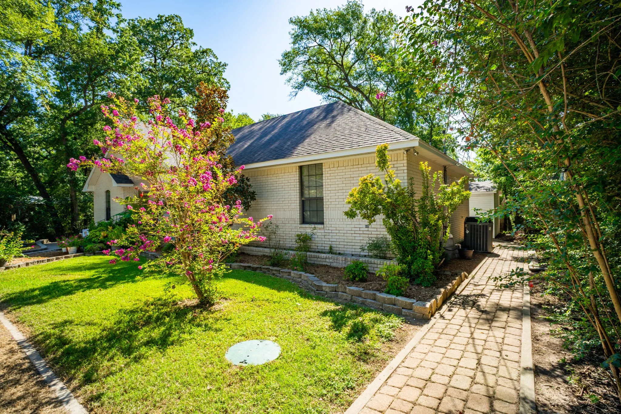 Single Family Residence For Sale in Limestone County , 535 FM 2681, Mexia, Texas 76667, 4 Bedroom, 5 Bathroom, 4 Garage spaces, 2,862 Sqft, built in 1991, mls#21377819, Real Estate Agent in Mexia, Homes For Sale in Limestone county, Homes For Sale in Mexia, Realtor in Mexia Texas, Real Estate Brokerage Independent Realty Texas, Luminita Cordes Realtor