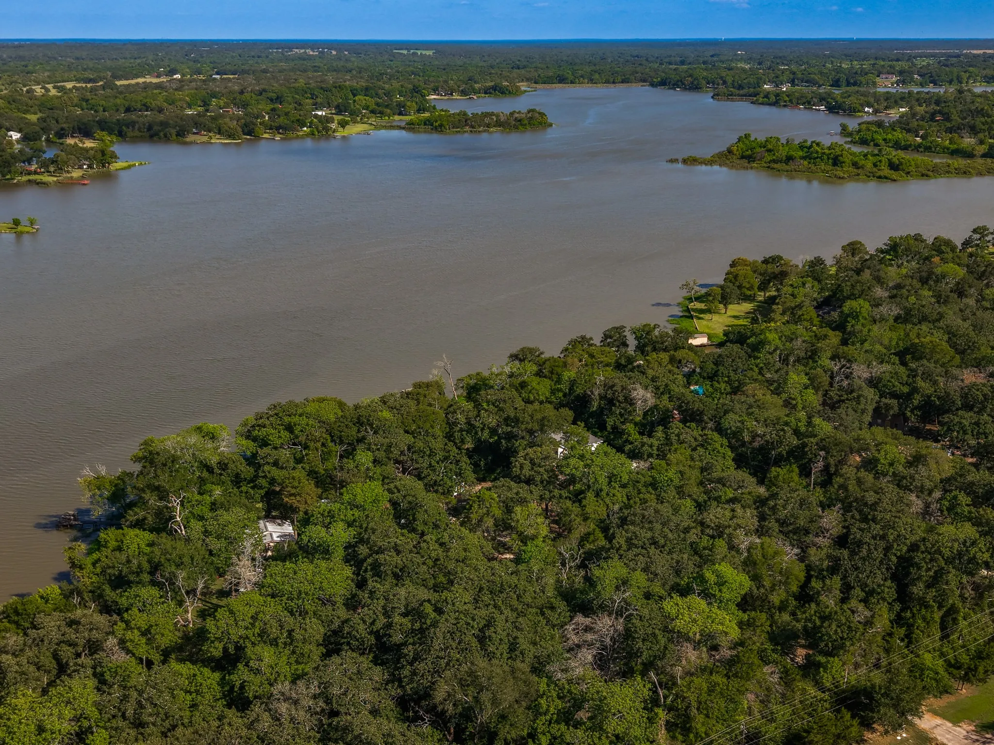 Single Family Residence For Sale in Limestone County , 535 FM 2681, Mexia, Texas 76667, 4 Bedroom, 5 Bathroom, 4 Garage spaces, 2,862 Sqft, built in 1991, mls#21377819, Real Estate Agent in Mexia, Homes For Sale in Limestone county, Homes For Sale in Mexia, Realtor in Mexia Texas, Real Estate Brokerage Independent Realty Texas, Luminita Cordes Realtor
