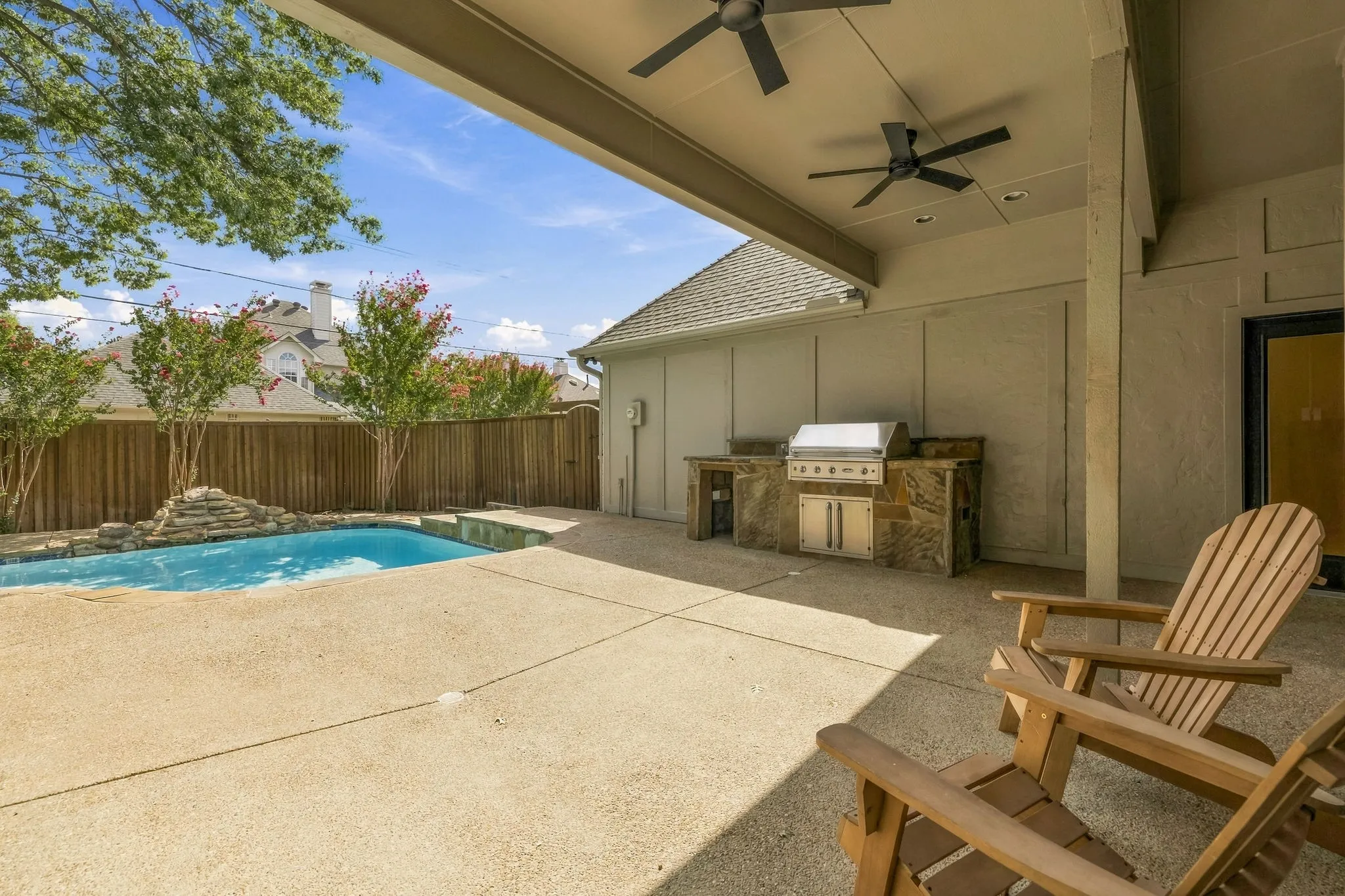 Single Family Residence For Sale in Collin County , 6634 Mimms Drive, Dallas, Texas 75252, 4 Bedroom, 4 Bathroom, 2 Garage spaces, 3,036 Sqft, built in 1985, mls#21376914, Real Estate Agent in Dallas, Homes For Sale in Collin county, Homes For Sale in Dallas, Realtor in Dallas Texas, Real Estate Brokerage Independent Realty Texas, Luminita Cordes Realtor