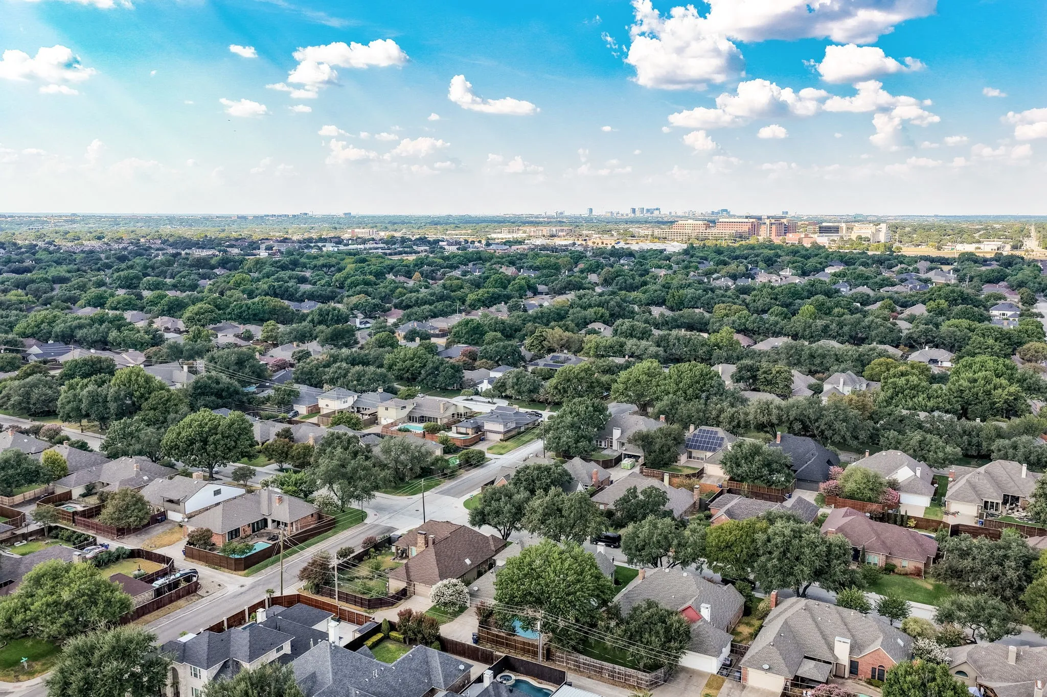 Single Family Residence For Sale in Collin County , 6634 Mimms Drive, Dallas, Texas 75252, 4 Bedroom, 4 Bathroom, 2 Garage spaces, 3,036 Sqft, built in 1985, mls#21376914, Real Estate Agent in Dallas, Homes For Sale in Collin county, Homes For Sale in Dallas, Realtor in Dallas Texas, Real Estate Brokerage Independent Realty Texas, Luminita Cordes Realtor