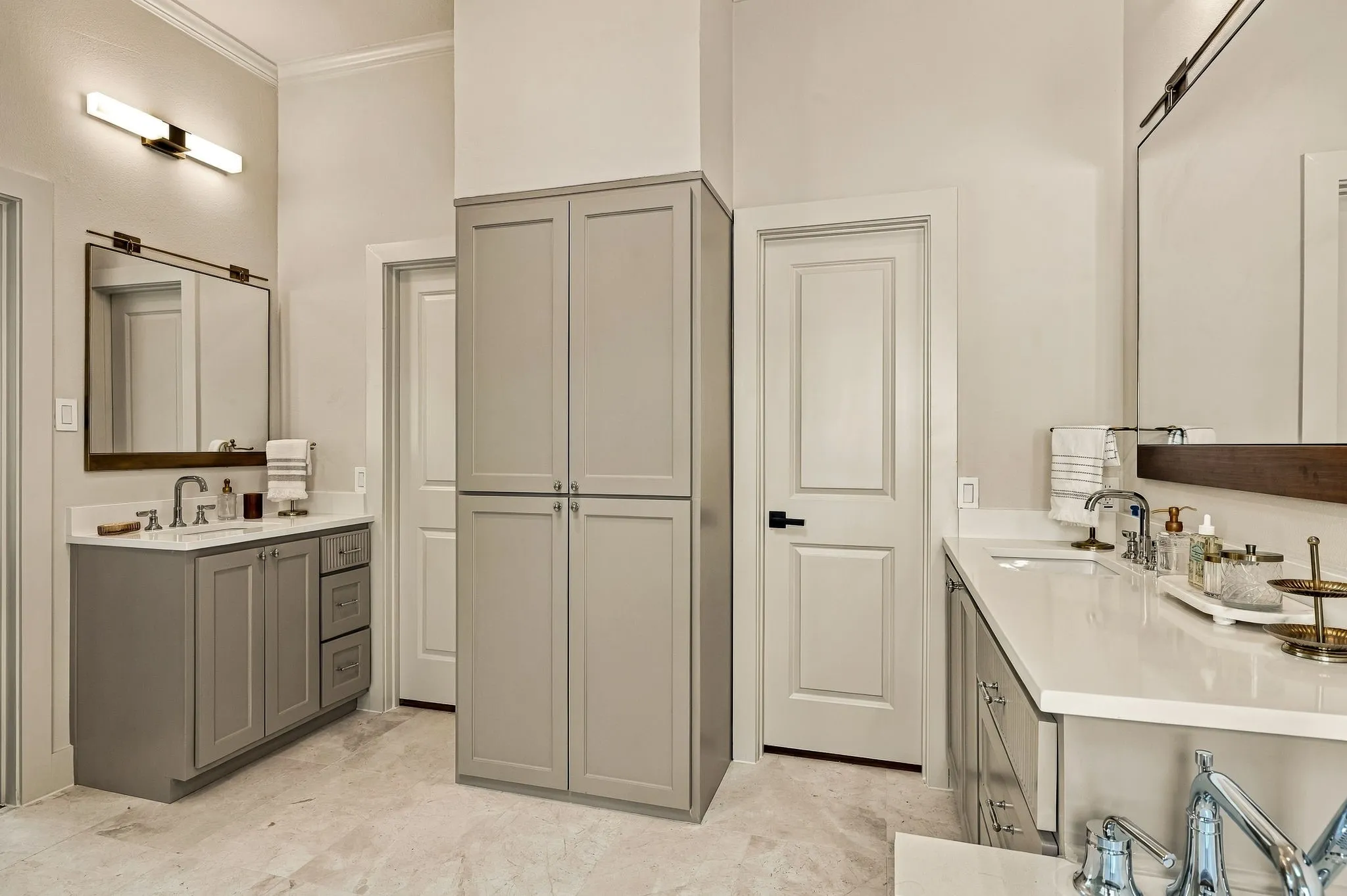 Single Family Residence For Sale in Collin County , 6634 Mimms Drive, Dallas, Texas 75252, 4 Bedroom, 4 Bathroom, 2 Garage spaces, 3,036 Sqft, built in 1985, mls#21376914, Real Estate Agent in Dallas, Homes For Sale in Collin county, Homes For Sale in Dallas, Realtor in Dallas Texas, Real Estate Brokerage Independent Realty Texas, Luminita Cordes Realtor
