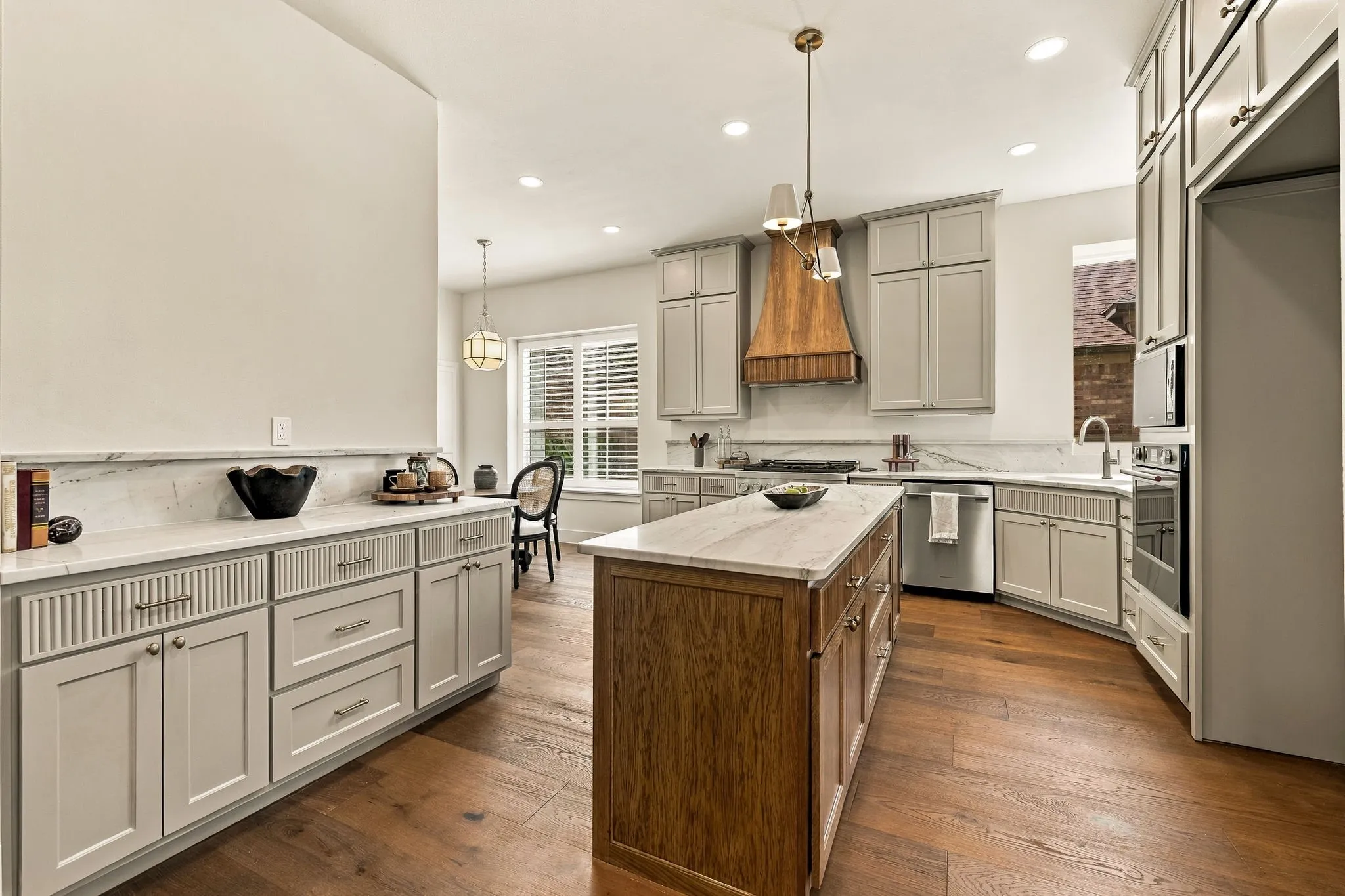 Single Family Residence For Sale in Collin County , 6634 Mimms Drive, Dallas, Texas 75252, 4 Bedroom, 4 Bathroom, 2 Garage spaces, 3,036 Sqft, built in 1985, mls#21376914, Real Estate Agent in Dallas, Homes For Sale in Collin county, Homes For Sale in Dallas, Realtor in Dallas Texas, Real Estate Brokerage Independent Realty Texas, Luminita Cordes Realtor