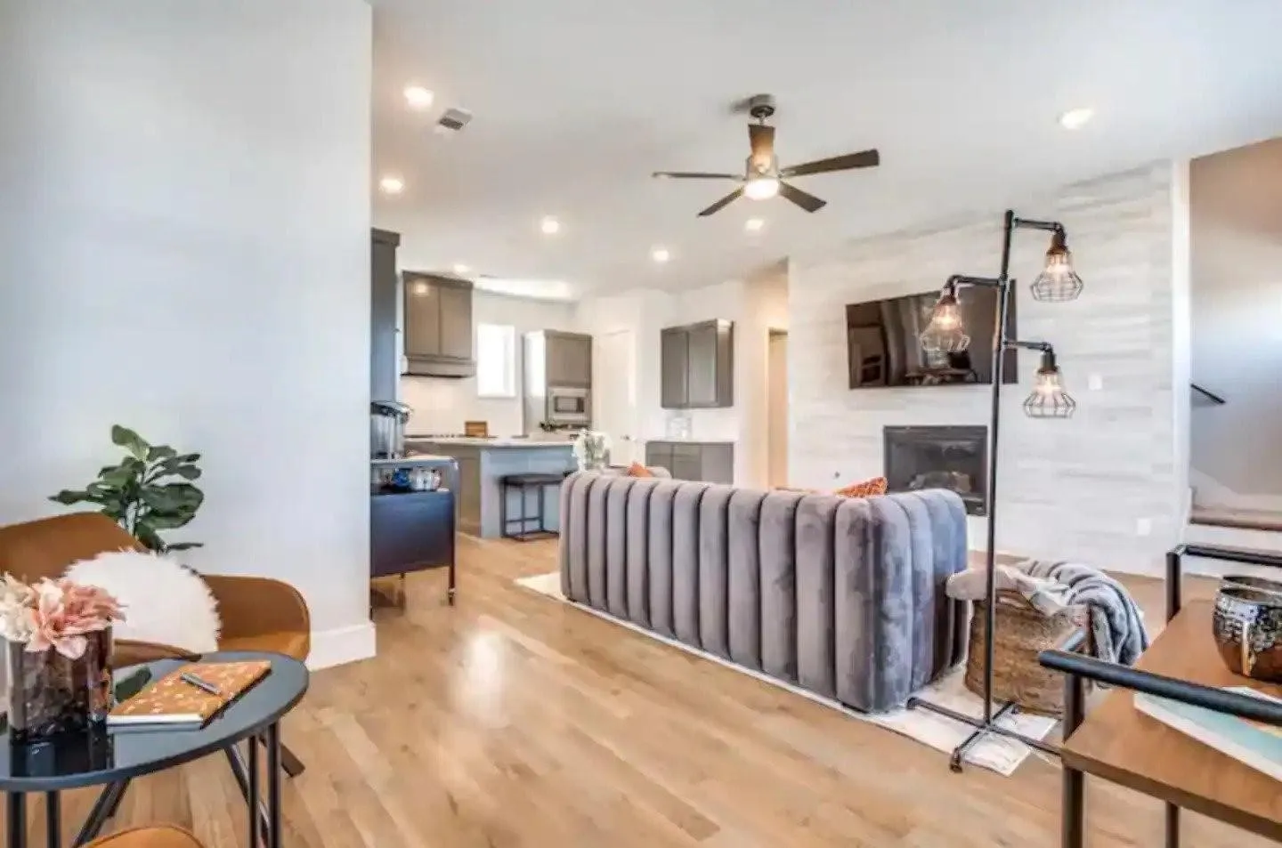 Townhouse For Rent in Dallas County , 4427 Viburnum, Dallas, Texas 75204, 2 Bedroom, 3 Bathroom, 2 Garage spaces, 1,780 Sqft, built in 2019, mls#21378554, Real Estate Agent in Dallas, Homes For Rent in Dallas county, Homes For Rent in Dallas, Realtor in Dallas Texas, Real Estate Brokerage Independent Realty Texas, Luminita Cordes Realtor