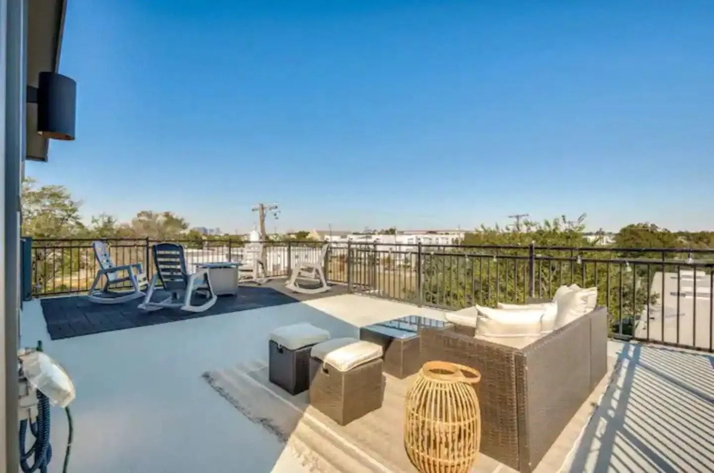 Townhouse For Rent in Dallas County , 4427 Viburnum, Dallas, Texas 75204, 2 Bedroom, 3 Bathroom, 2 Garage spaces, 1,780 Sqft, built in 2019, mls#21378554, Real Estate Agent in Dallas, Homes For Rent in Dallas county, Homes For Rent in Dallas, Realtor in Dallas Texas, Real Estate Brokerage Independent Realty Texas, Luminita Cordes Realtor