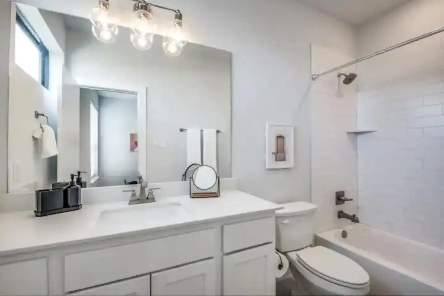 Townhouse For Rent in Dallas County , 4427 Viburnum, Dallas, Texas 75204, 2 Bedroom, 3 Bathroom, 2 Garage spaces, 1,780 Sqft, built in 2019, mls#21378554, Real Estate Agent in Dallas, Homes For Rent in Dallas county, Homes For Rent in Dallas, Realtor in Dallas Texas, Real Estate Brokerage Independent Realty Texas, Luminita Cordes Realtor