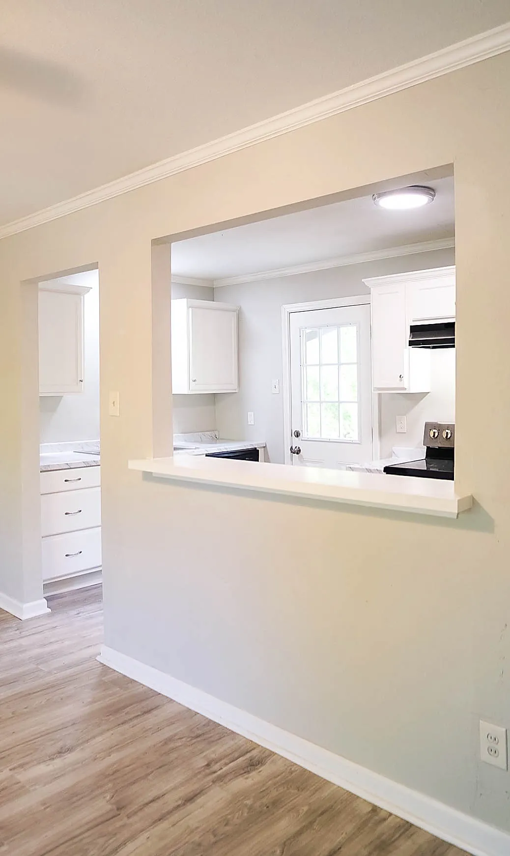 Single Family Residence For Sale in Tarrant County , 2720 Hanger Avenue, Fort Worth, Texas 76105, 2 Bedroom, 1 Bathroom, Garage spaces, 810 Sqft, built in 1948, mls#21373723, Real Estate Agent in Fort Worth, Homes For Sale in Tarrant county, Homes For Sale in Fort Worth, Realtor in Fort Worth Texas, Real Estate Brokerage Independent Realty Texas, Luminita Cordes Realtor