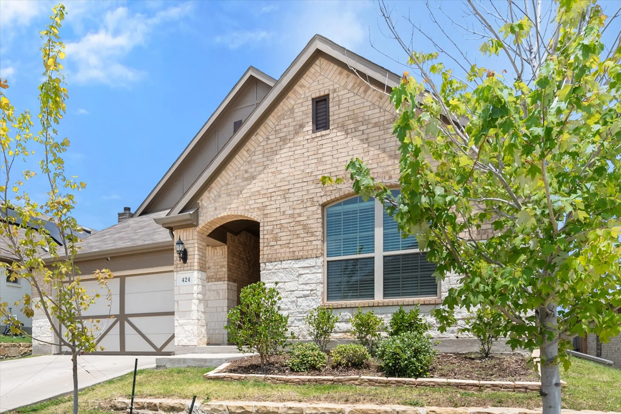 Single Family Residence For Sale in Tarrant County , 424 Pheasant Hill Lane, Fort Worth, Texas 76028, 3 Bedroom, 2 Bathroom, 2 Garage spaces, 1,848 Sqft, built in 2020, mls#21364280, Real Estate Agent in Fort Worth, Homes For Sale in Tarrant county, Homes For Sale in Fort Worth, Realtor in Fort Worth Texas, Real Estate Brokerage Independent Realty Texas, Luminita Cordes Realtor