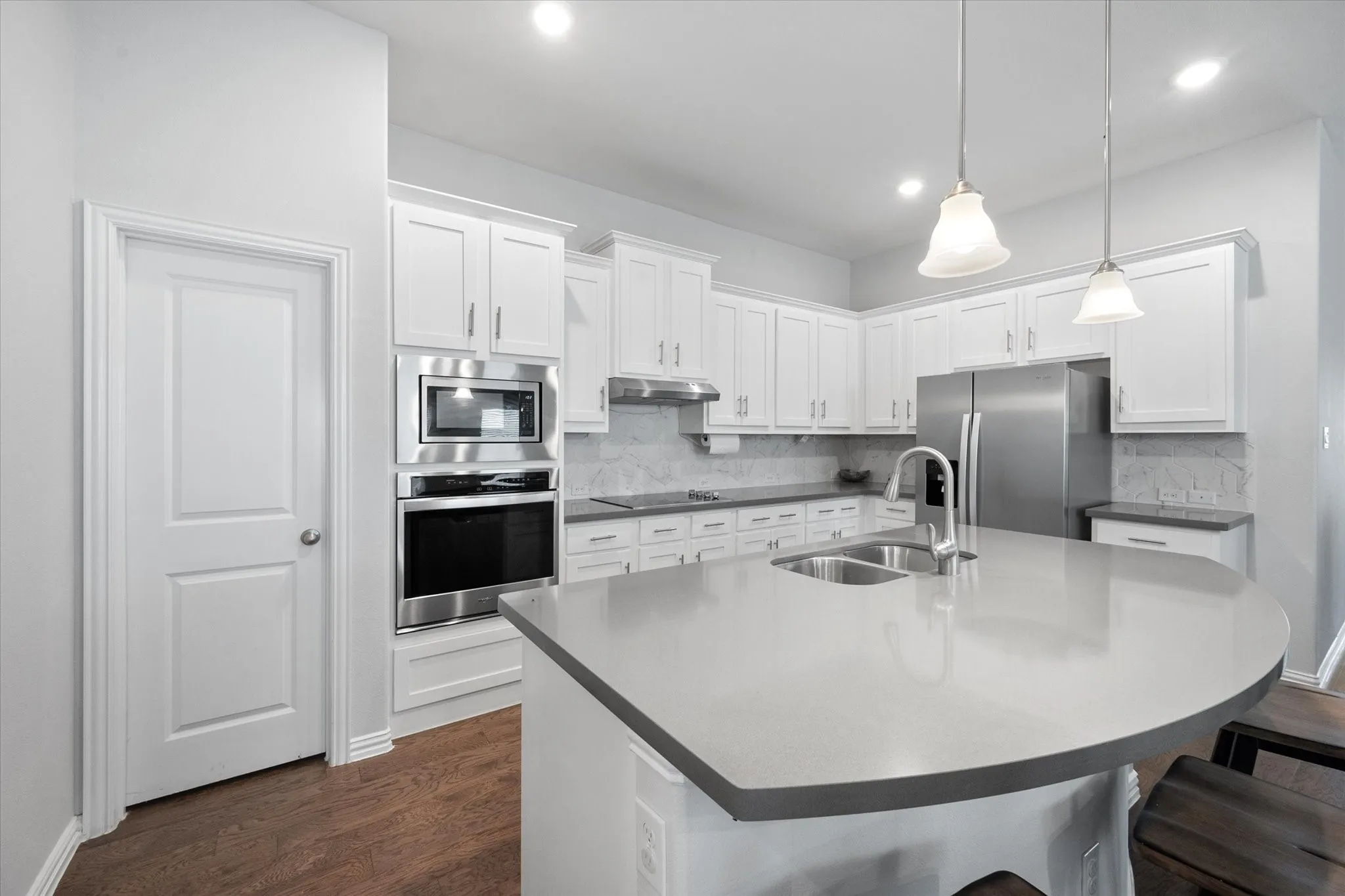Single Family Residence For Sale in Tarrant County , 424 Pheasant Hill Lane, Fort Worth, Texas 76028, 3 Bedroom, 2 Bathroom, 2 Garage spaces, 1,848 Sqft, built in 2020, mls#21364280, Real Estate Agent in Fort Worth, Homes For Sale in Tarrant county, Homes For Sale in Fort Worth, Realtor in Fort Worth Texas, Real Estate Brokerage Independent Realty Texas, Luminita Cordes Realtor
