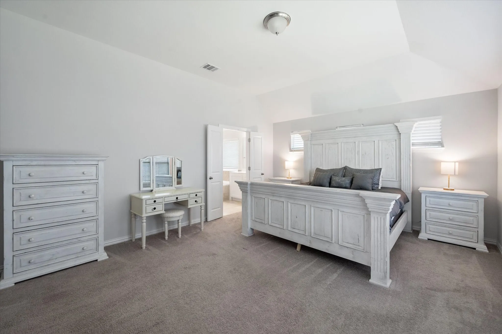 Single Family Residence For Sale in Tarrant County , 424 Pheasant Hill Lane, Fort Worth, Texas 76028, 3 Bedroom, 2 Bathroom, 2 Garage spaces, 1,848 Sqft, built in 2020, mls#21364280, Real Estate Agent in Fort Worth, Homes For Sale in Tarrant county, Homes For Sale in Fort Worth, Realtor in Fort Worth Texas, Real Estate Brokerage Independent Realty Texas, Luminita Cordes Realtor