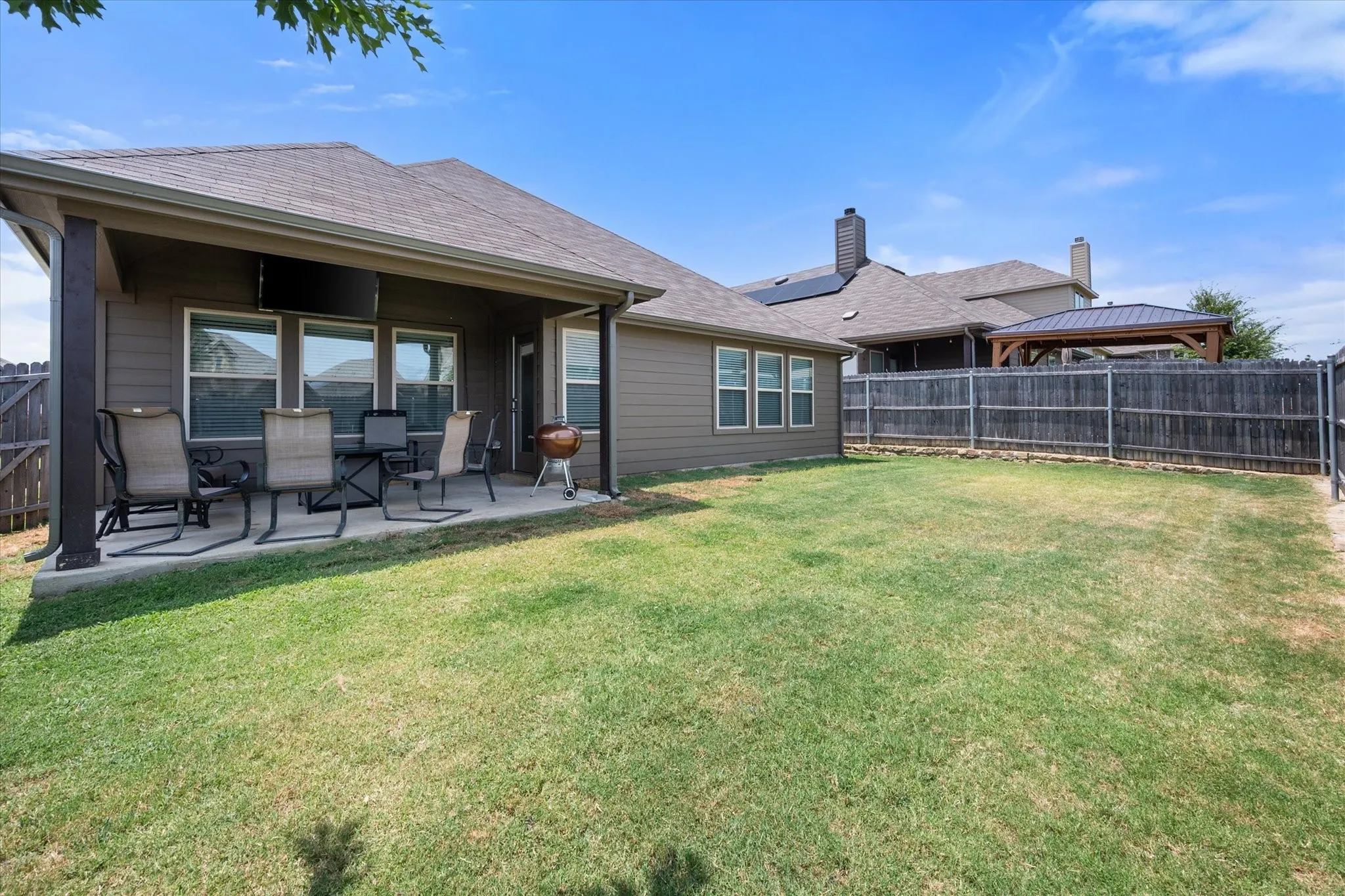Single Family Residence For Sale in Tarrant County , 424 Pheasant Hill Lane, Fort Worth, Texas 76028, 3 Bedroom, 2 Bathroom, 2 Garage spaces, 1,848 Sqft, built in 2020, mls#21364280, Real Estate Agent in Fort Worth, Homes For Sale in Tarrant county, Homes For Sale in Fort Worth, Realtor in Fort Worth Texas, Real Estate Brokerage Independent Realty Texas, Luminita Cordes Realtor