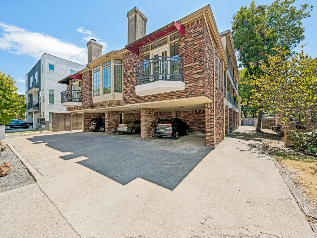 Condominium For Sale in Dallas County , 6248 Oram Street 3, Dallas, Texas 75214, 1 Bedroom, 1 Bathroom, Garage spaces, 685 Sqft, built in 1983, mls#21378552, Real Estate Agent in Dallas, Homes For Sale in Dallas county, Homes For Sale in Dallas, Realtor in Dallas Texas, Real Estate Brokerage Independent Realty Texas, Luminita Cordes Realtor