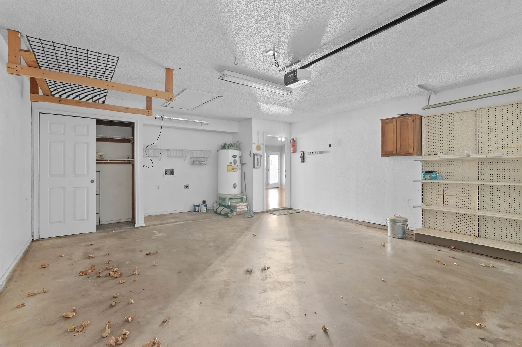 Single Family Residence For Rent in Denton County , 2812 Terry Court, Denton, Texas 76209, 2 Bedroom, 2 Bathroom, 2 Garage spaces, 1,264 Sqft, built in 1986, mls#21374901, Real Estate Agent in Denton, Homes For Rent in Denton county, Homes For Rent in Denton, Realtor in Denton Texas, Real Estate Brokerage Independent Realty Texas, Luminita Cordes Realtor