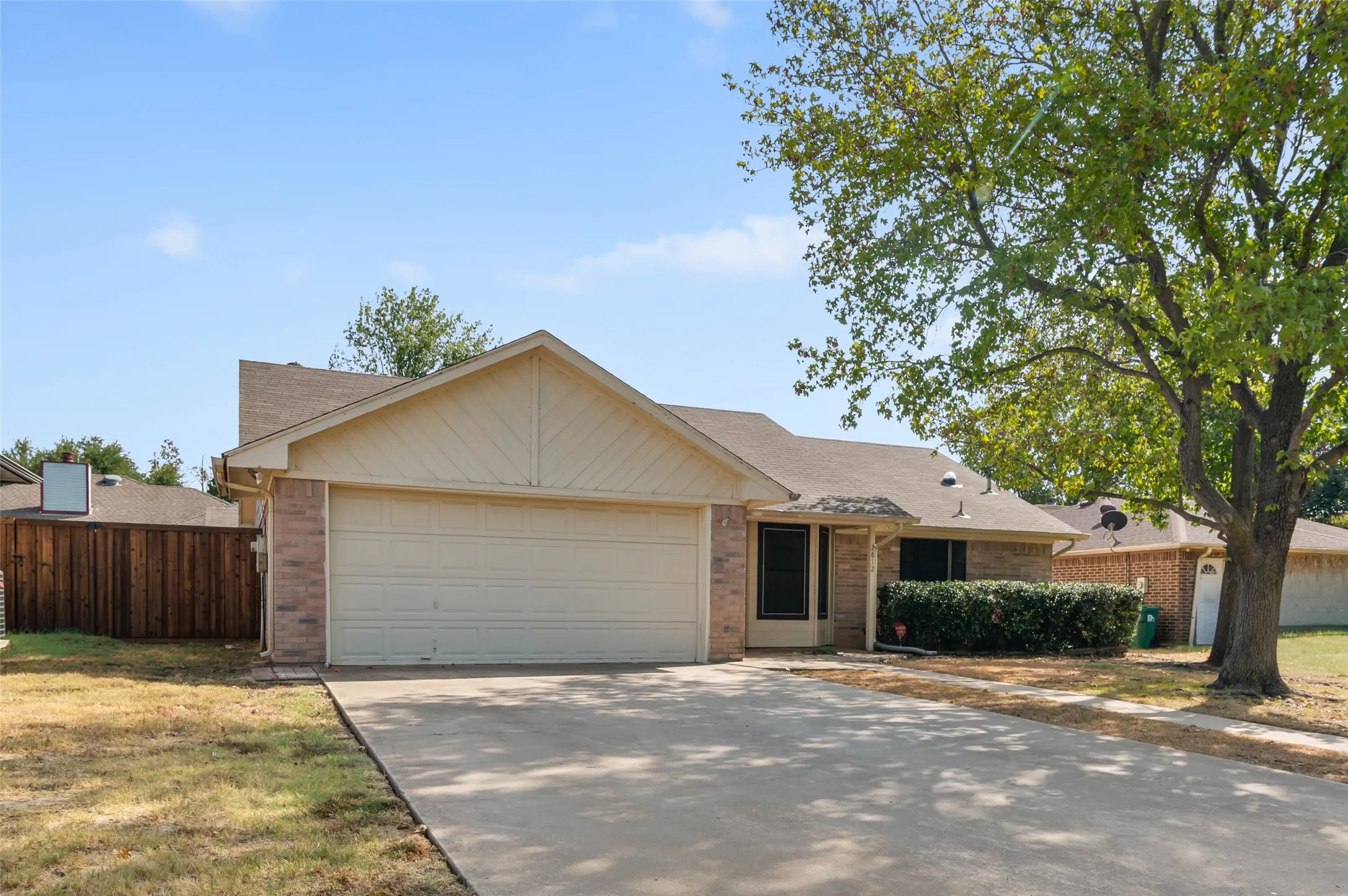 Single Family Residence For Rent in Denton County , 2812 Terry Court, Denton, Texas 76209, 2 Bedroom, 2 Bathroom, 2 Garage spaces, 1,264 Sqft, built in 1986, mls#21374901, Real Estate Agent in Denton, Homes For Rent in Denton county, Homes For Rent in Denton, Realtor in Denton Texas, Real Estate Brokerage Independent Realty Texas, Luminita Cordes Realtor