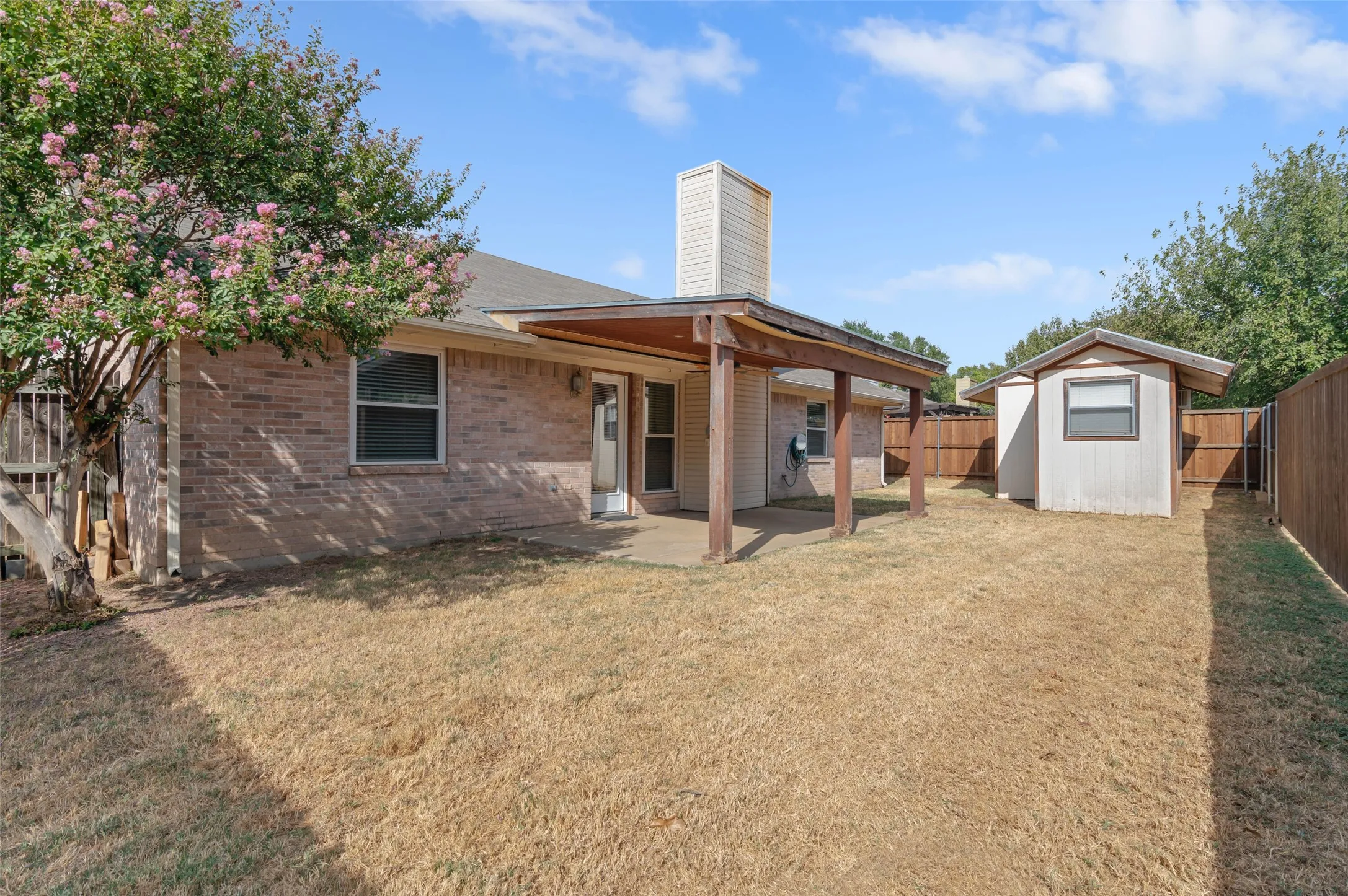 Single Family Residence For Rent in Denton County , 2812 Terry Court, Denton, Texas 76209, 2 Bedroom, 2 Bathroom, 2 Garage spaces, 1,264 Sqft, built in 1986, mls#21374901, Real Estate Agent in Denton, Homes For Rent in Denton county, Homes For Rent in Denton, Realtor in Denton Texas, Real Estate Brokerage Independent Realty Texas, Luminita Cordes Realtor