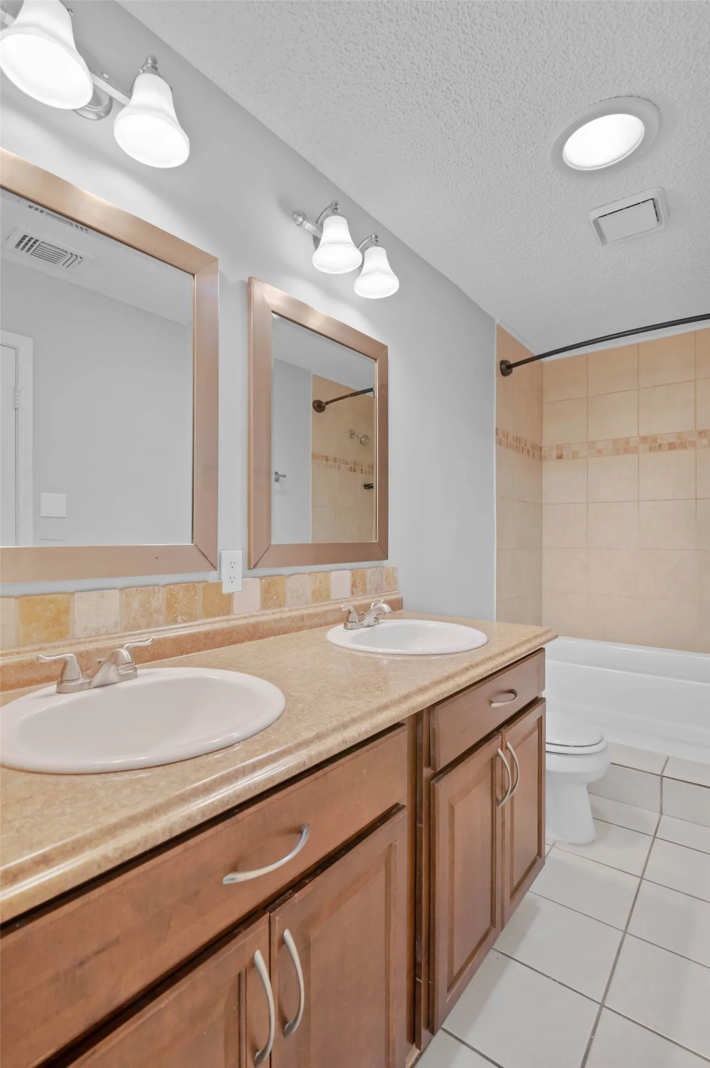 2nd bath with dual sinks