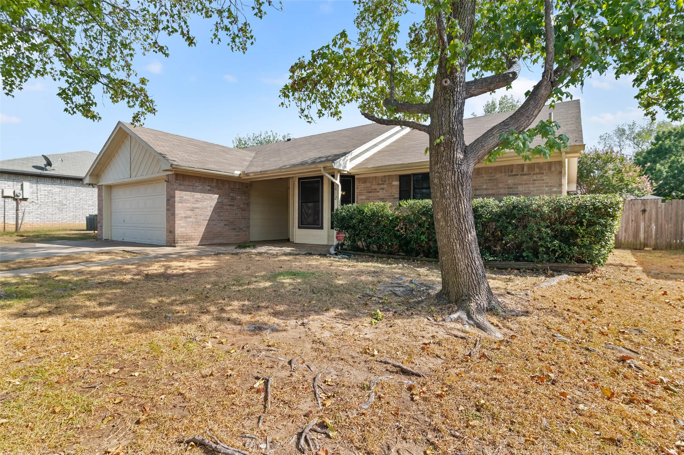 Single Family Residence For Rent in Denton County , 2812 Terry Court, Denton, Texas 76209, 2 Bedroom, 2 Bathroom, 2 Garage spaces, 1,264 Sqft, built in 1986, mls#21374901, Real Estate Agent in Denton, Homes For Rent in Denton county, Homes For Rent in Denton, Realtor in Denton Texas, Real Estate Brokerage Independent Realty Texas, Luminita Cordes Realtor