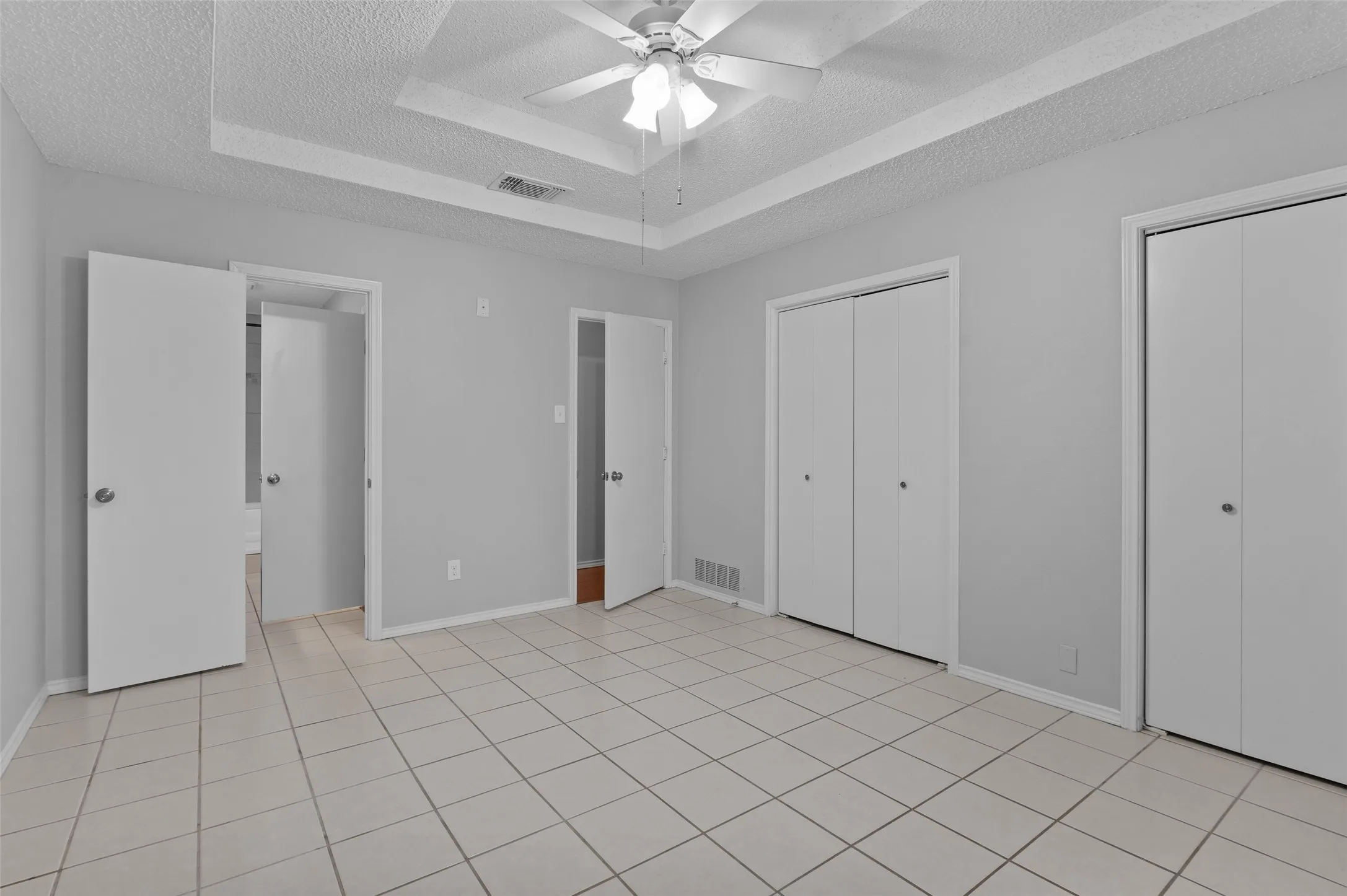 Large 2nd bedroom with ensuite bath shared with hall