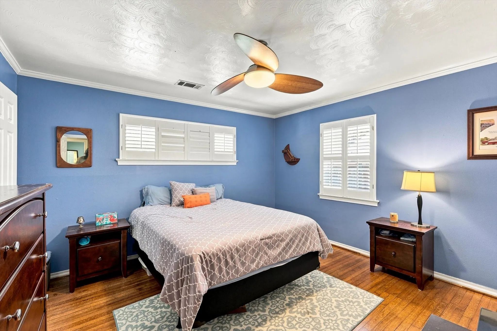 Single Family Residence For Sale in Dallas County , 3509 Waldorf Drive, Dallas, Texas 75229, 3 Bedroom, 2 Bathroom, 2 Garage spaces, 1,866 Sqft, built in 1956, mls#21374266, Real Estate Agent in Dallas, Homes For Sale in Dallas county, Homes For Sale in Dallas, Realtor in Dallas Texas, Real Estate Brokerage Independent Realty Texas, Luminita Cordes Realtor