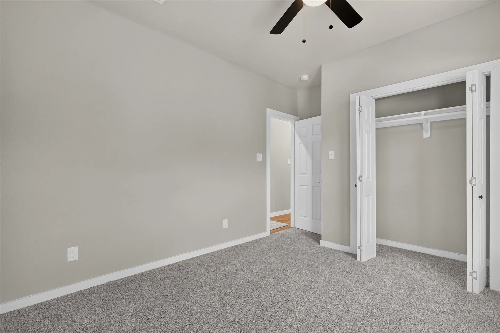 Single Family Residence For Sale in Dallas County , 6123 E Grand Avenue 1, Dallas, Texas 75223, 2 Bedroom, 3 Bathroom, Garage spaces, 1,851 Sqft, built in 1947, mls#21375398, Real Estate Agent in Dallas, Homes For Sale in Dallas county, Homes For Sale in Dallas, Realtor in Dallas Texas, Real Estate Brokerage Independent Realty Texas, Luminita Cordes Realtor