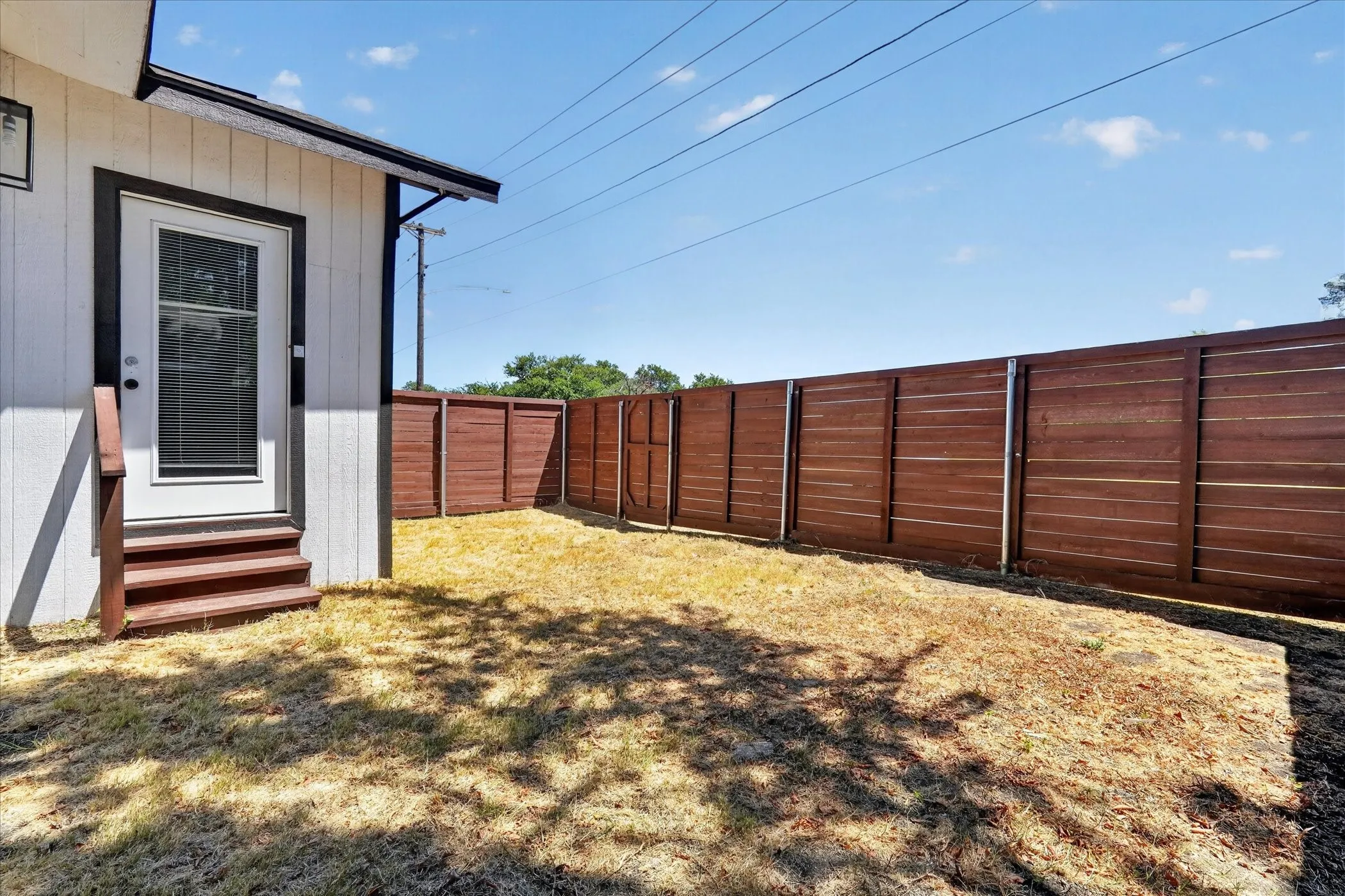 Single Family Residence For Sale in Dallas County , 6123 E Grand Avenue 1, Dallas, Texas 75223, 2 Bedroom, 3 Bathroom, Garage spaces, 1,851 Sqft, built in 1947, mls#21375398, Real Estate Agent in Dallas, Homes For Sale in Dallas county, Homes For Sale in Dallas, Realtor in Dallas Texas, Real Estate Brokerage Independent Realty Texas, Luminita Cordes Realtor