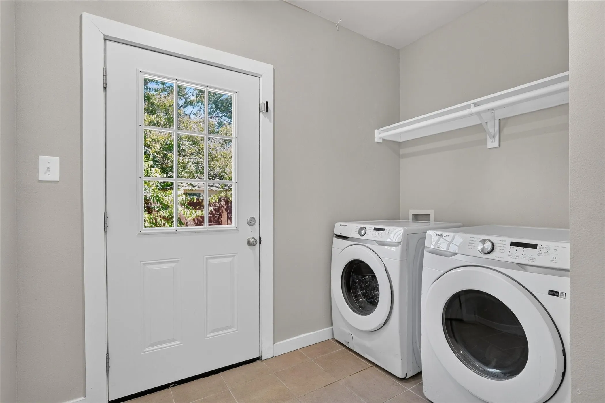 Single Family Residence For Sale in Dallas County , 6123 E Grand Avenue 1, Dallas, Texas 75223, 2 Bedroom, 3 Bathroom, Garage spaces, 1,851 Sqft, built in 1947, mls#21375398, Real Estate Agent in Dallas, Homes For Sale in Dallas county, Homes For Sale in Dallas, Realtor in Dallas Texas, Real Estate Brokerage Independent Realty Texas, Luminita Cordes Realtor