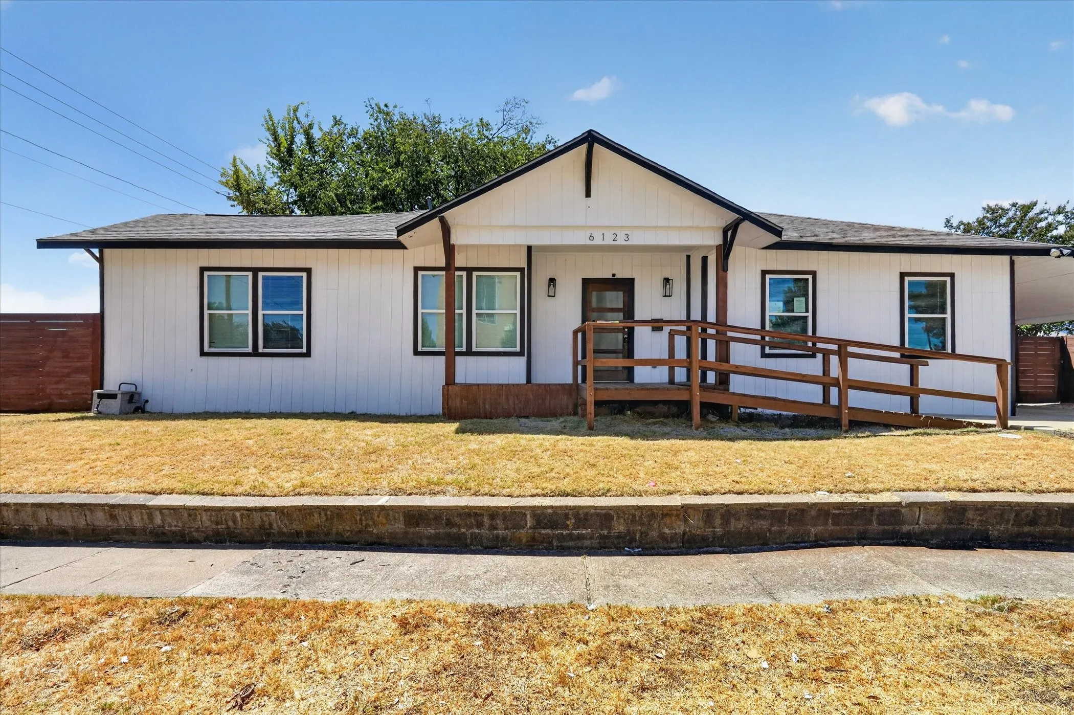 Single Family Residence For Sale in Dallas County , 6123 E Grand Avenue 1, Dallas, Texas 75223, 2 Bedroom, 3 Bathroom, Garage spaces, 1,851 Sqft, built in 1947, mls#21375398, Real Estate Agent in Dallas, Homes For Sale in Dallas county, Homes For Sale in Dallas, Realtor in Dallas Texas, Real Estate Brokerage Independent Realty Texas, Luminita Cordes Realtor