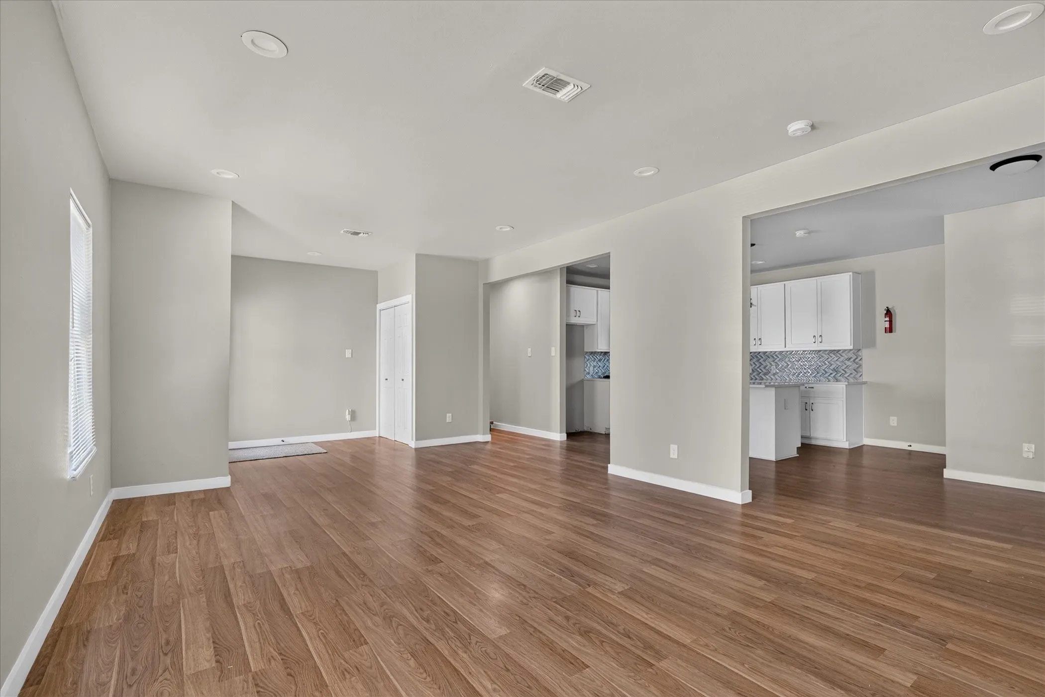 Single Family Residence For Sale in Dallas County , 6123 E Grand Avenue 1, Dallas, Texas 75223, 2 Bedroom, 3 Bathroom, Garage spaces, 1,851 Sqft, built in 1947, mls#21375398, Real Estate Agent in Dallas, Homes For Sale in Dallas county, Homes For Sale in Dallas, Realtor in Dallas Texas, Real Estate Brokerage Independent Realty Texas, Luminita Cordes Realtor