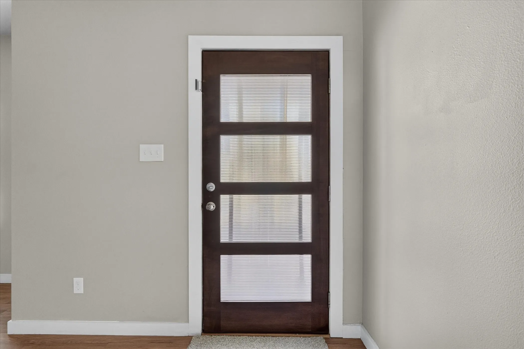 Single Family Residence For Sale in Dallas County , 6123 E Grand Avenue 1, Dallas, Texas 75223, 2 Bedroom, 3 Bathroom, Garage spaces, 1,851 Sqft, built in 1947, mls#21375398, Real Estate Agent in Dallas, Homes For Sale in Dallas county, Homes For Sale in Dallas, Realtor in Dallas Texas, Real Estate Brokerage Independent Realty Texas, Luminita Cordes Realtor
