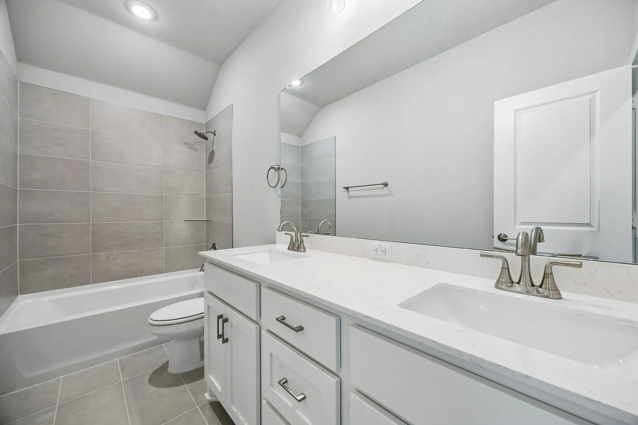 Single Family Residence For Sale in Collin County , 2423 Silver Spring Court, Celina, Texas 75009, 6 Bedroom, 5 Bathroom, 2 Garage spaces, 4,337 Sqft, built in 2026, mls#21378558, Real Estate Agent in Celina, Homes For Sale in Collin county, Homes For Sale in Celina, Realtor in Celina Texas, Real Estate Brokerage Independent Realty Texas, Luminita Cordes Realtor