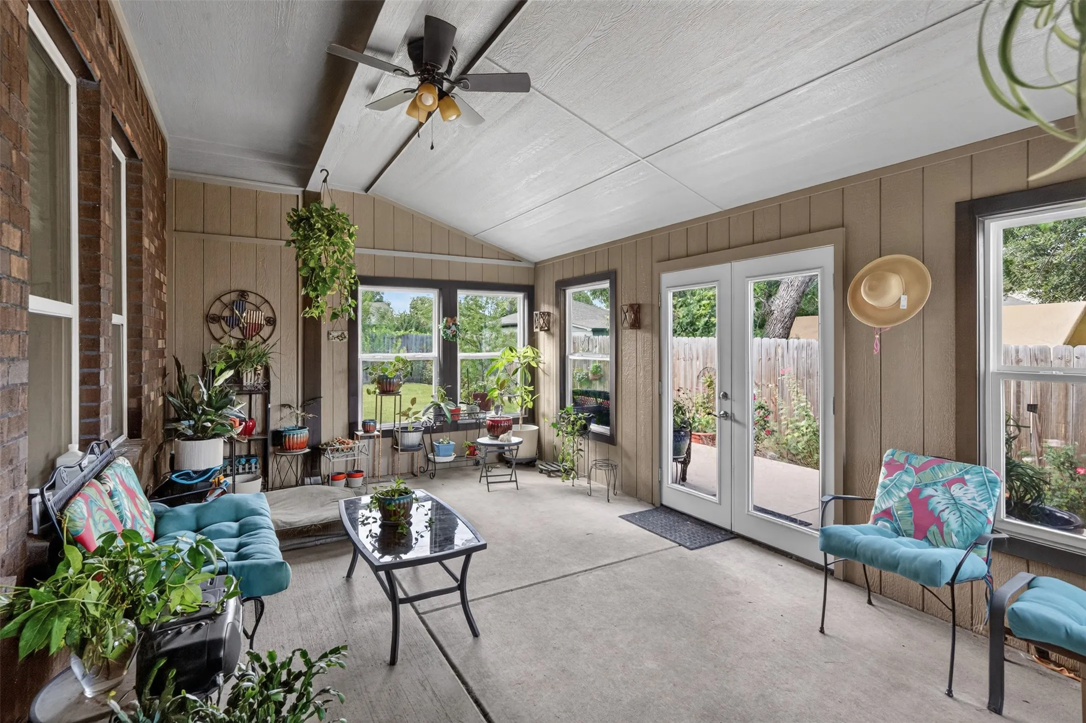 Single Family Residence For Sale in Johnson County , 108 Mcanear Street, Cleburne, Texas 76033, 3 Bedroom, 2 Bathroom, 2 Garage spaces, 1,909 Sqft, built in 2021, mls#21378550, Real Estate Agent in Cleburne, Homes For Sale in Johnson county, Homes For Sale in Cleburne, Realtor in Cleburne Texas, Real Estate Brokerage Independent Realty Texas, Luminita Cordes Realtor
