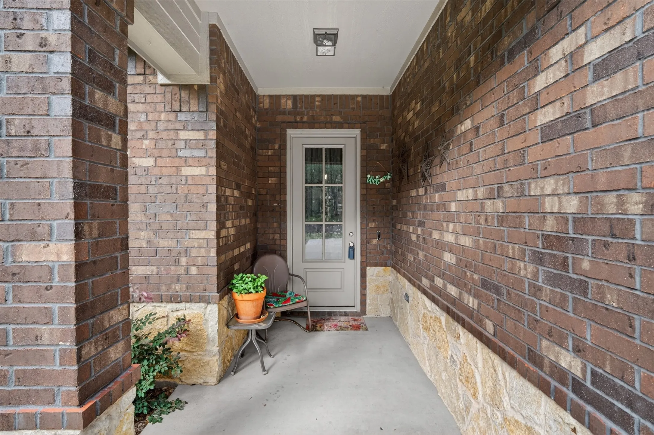 Single Family Residence For Sale in Johnson County , 108 Mcanear Street, Cleburne, Texas 76033, 3 Bedroom, 2 Bathroom, 2 Garage spaces, 1,909 Sqft, built in 2021, mls#21378550, Real Estate Agent in Cleburne, Homes For Sale in Johnson county, Homes For Sale in Cleburne, Realtor in Cleburne Texas, Real Estate Brokerage Independent Realty Texas, Luminita Cordes Realtor