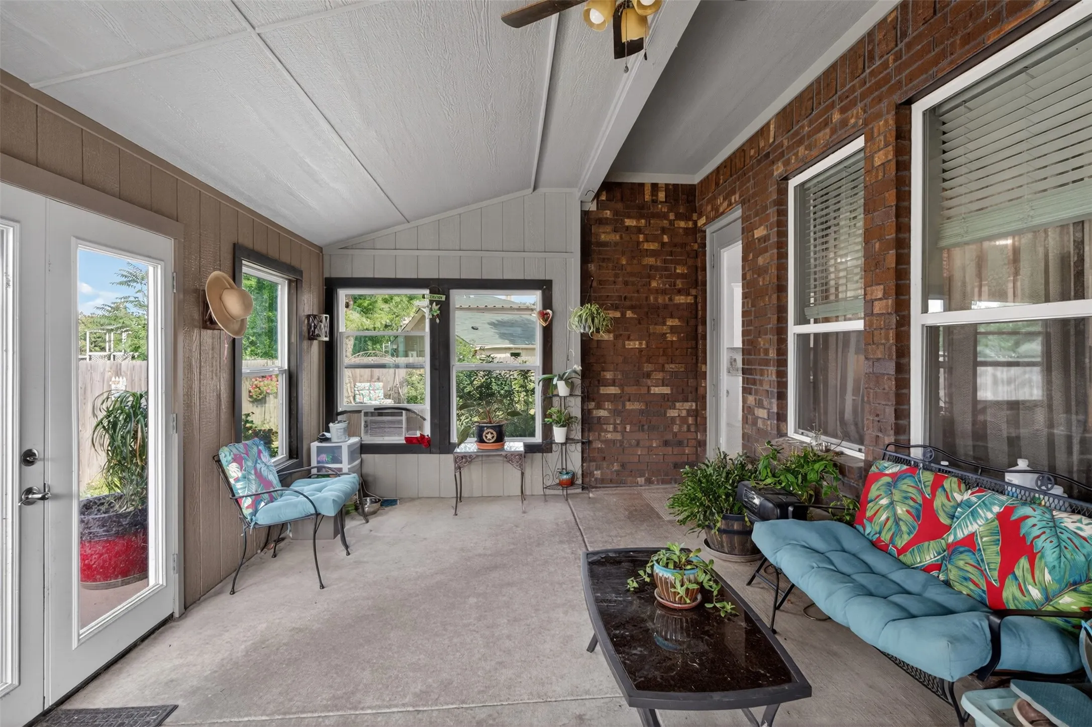 Single Family Residence For Sale in Johnson County , 108 Mcanear Street, Cleburne, Texas 76033, 3 Bedroom, 2 Bathroom, 2 Garage spaces, 1,909 Sqft, built in 2021, mls#21378550, Real Estate Agent in Cleburne, Homes For Sale in Johnson county, Homes For Sale in Cleburne, Realtor in Cleburne Texas, Real Estate Brokerage Independent Realty Texas, Luminita Cordes Realtor