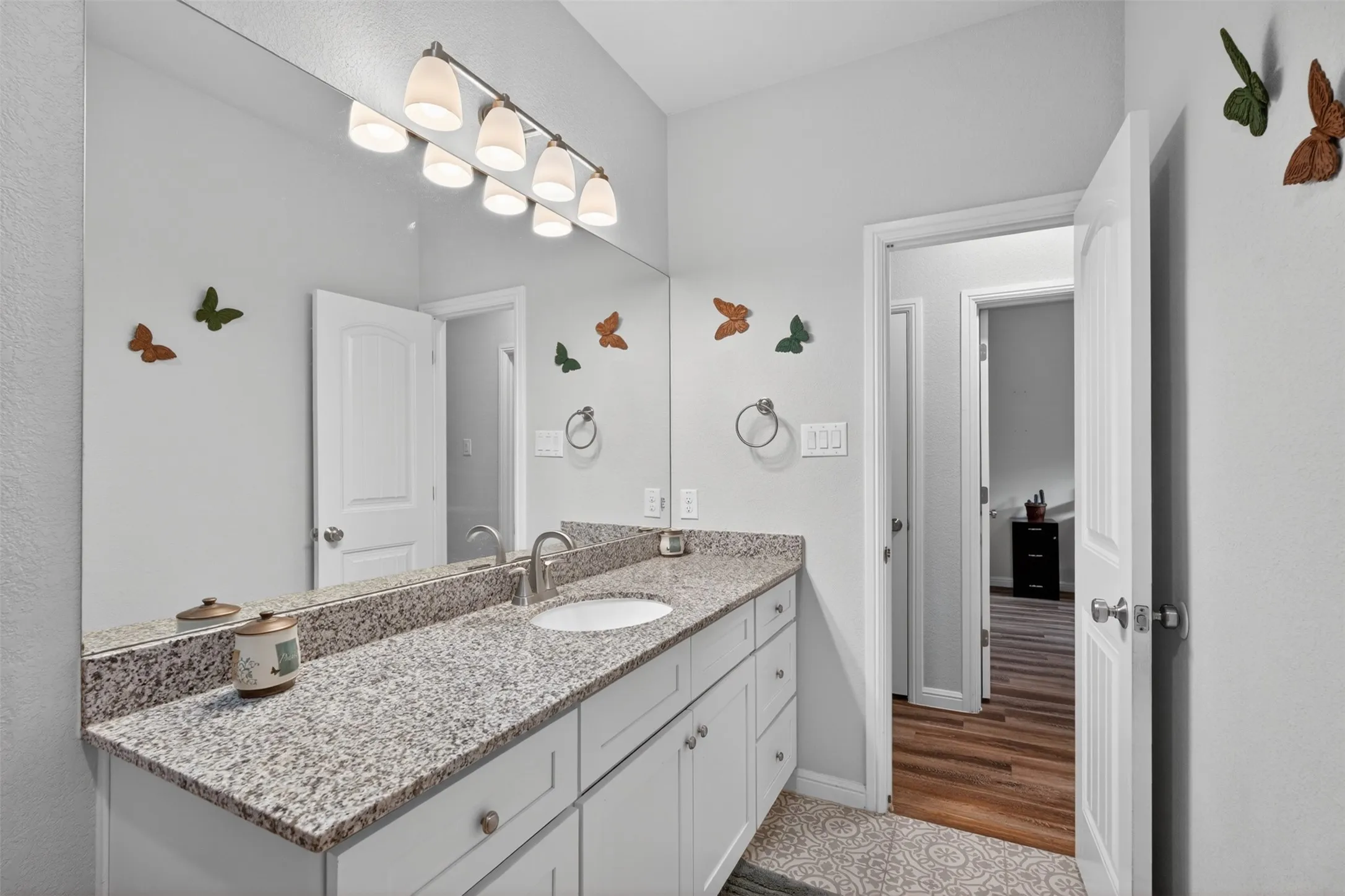 Single Family Residence For Sale in Johnson County , 108 Mcanear Street, Cleburne, Texas 76033, 3 Bedroom, 2 Bathroom, 2 Garage spaces, 1,909 Sqft, built in 2021, mls#21378550, Real Estate Agent in Cleburne, Homes For Sale in Johnson county, Homes For Sale in Cleburne, Realtor in Cleburne Texas, Real Estate Brokerage Independent Realty Texas, Luminita Cordes Realtor