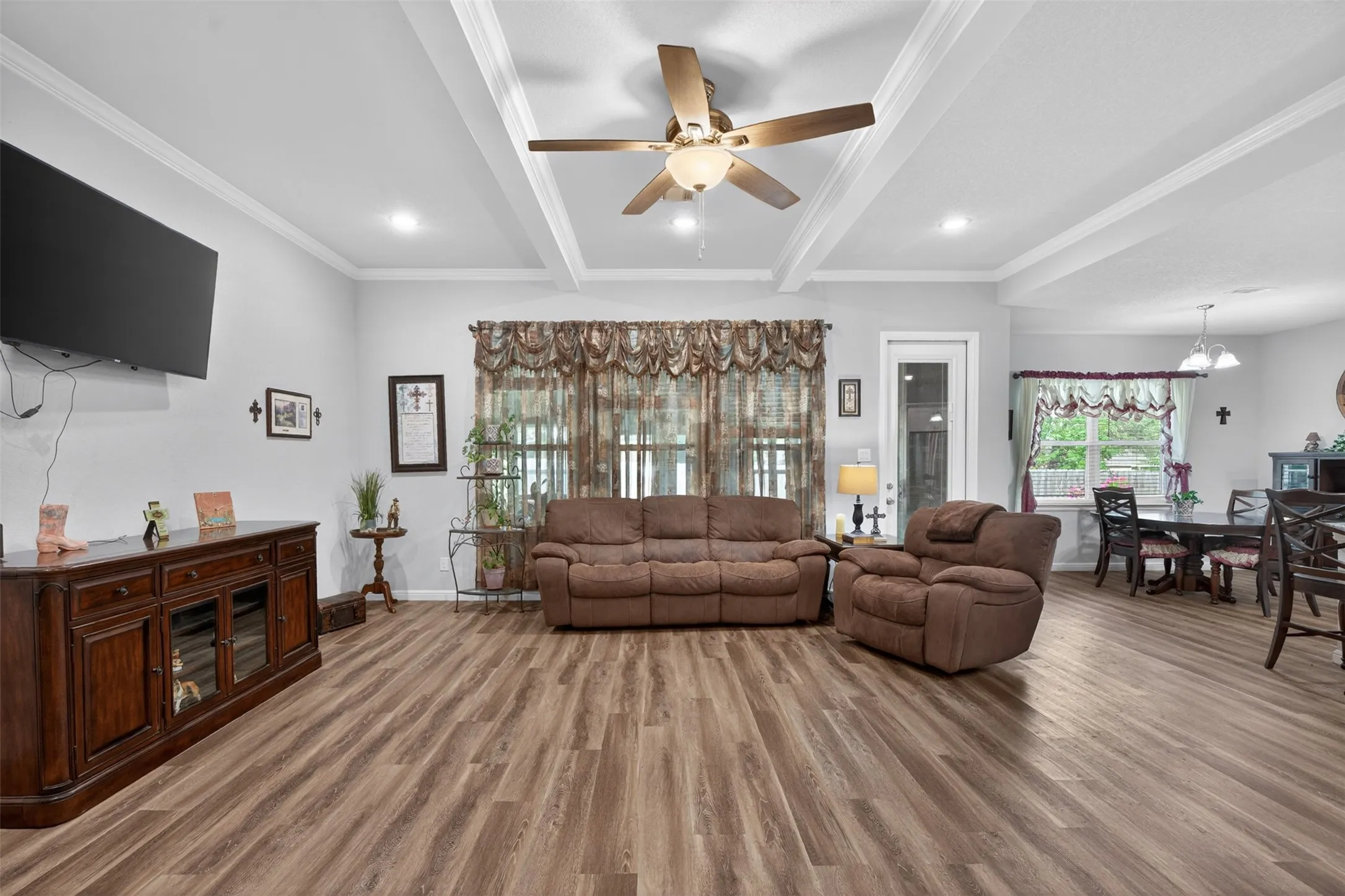 Single Family Residence For Sale in Johnson County , 108 Mcanear Street, Cleburne, Texas 76033, 3 Bedroom, 2 Bathroom, 2 Garage spaces, 1,909 Sqft, built in 2021, mls#21378550, Real Estate Agent in Cleburne, Homes For Sale in Johnson county, Homes For Sale in Cleburne, Realtor in Cleburne Texas, Real Estate Brokerage Independent Realty Texas, Luminita Cordes Realtor