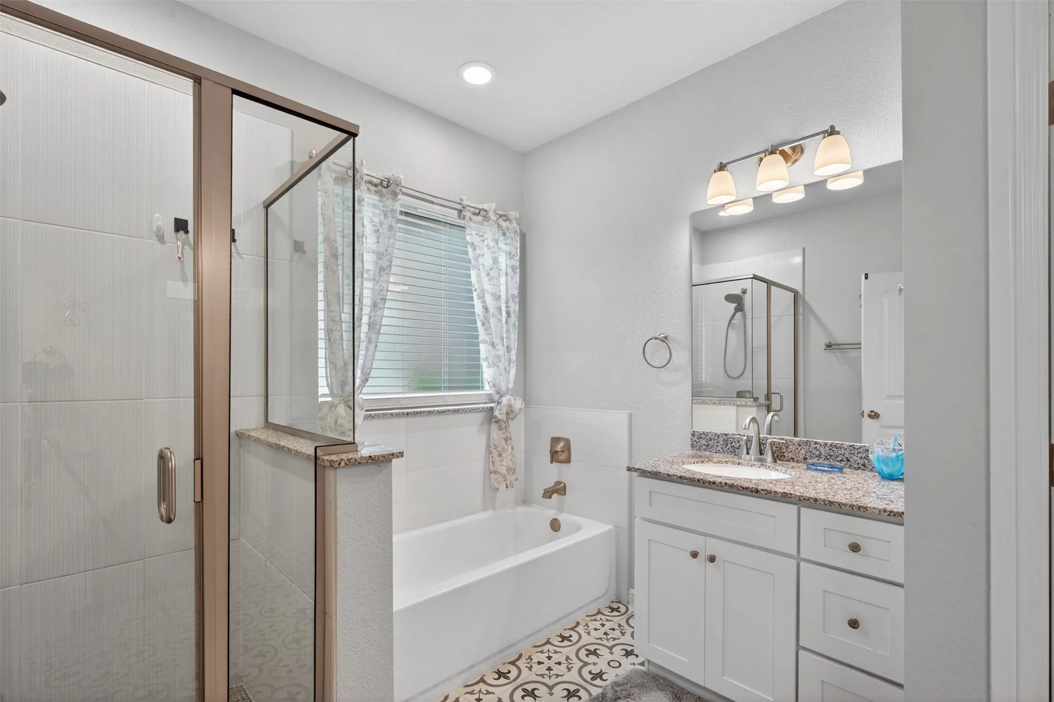 Single Family Residence For Sale in Johnson County , 108 Mcanear Street, Cleburne, Texas 76033, 3 Bedroom, 2 Bathroom, 2 Garage spaces, 1,909 Sqft, built in 2021, mls#21378550, Real Estate Agent in Cleburne, Homes For Sale in Johnson county, Homes For Sale in Cleburne, Realtor in Cleburne Texas, Real Estate Brokerage Independent Realty Texas, Luminita Cordes Realtor