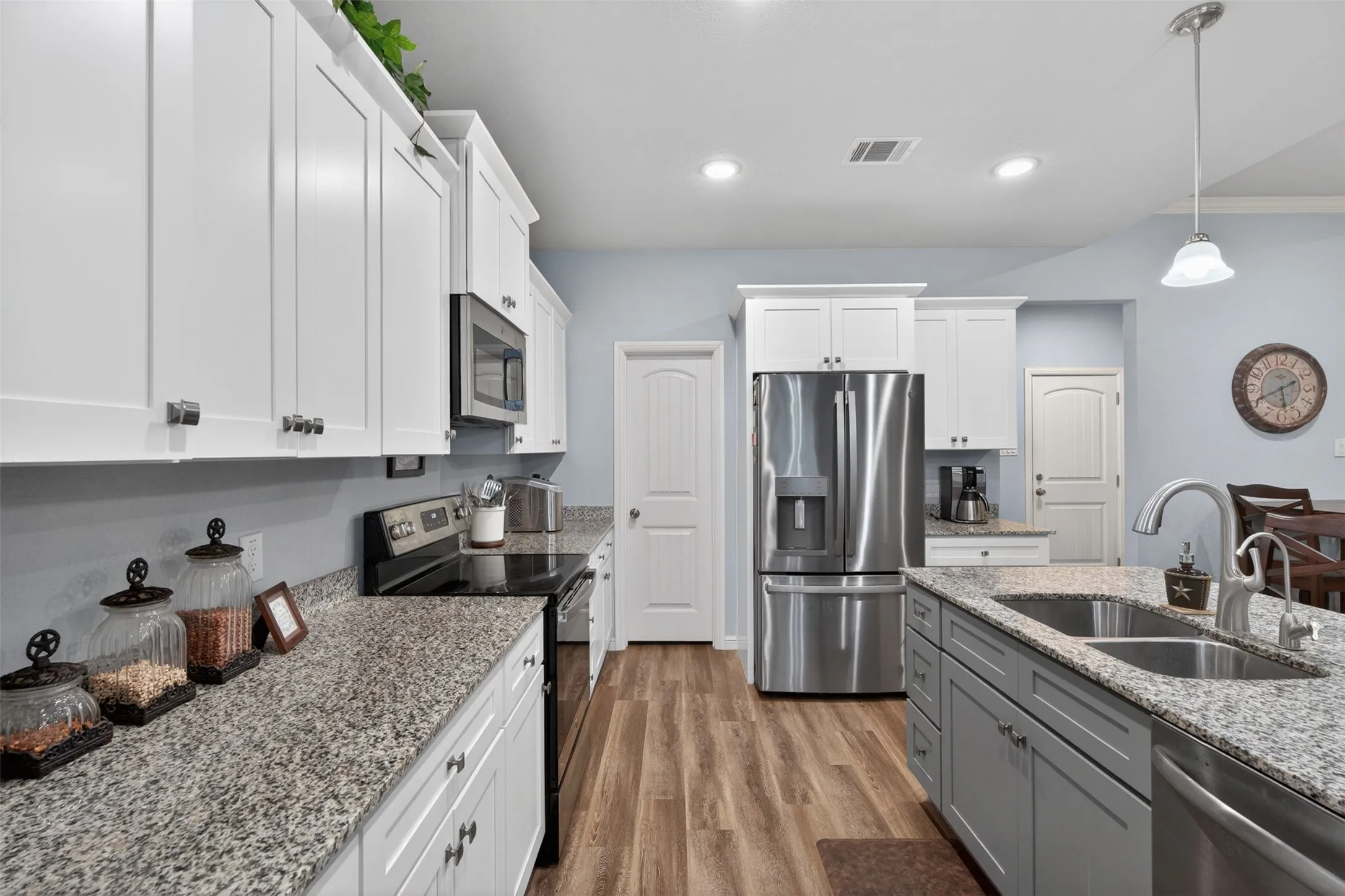 Single Family Residence For Sale in Johnson County , 108 Mcanear Street, Cleburne, Texas 76033, 3 Bedroom, 2 Bathroom, 2 Garage spaces, 1,909 Sqft, built in 2021, mls#21378550, Real Estate Agent in Cleburne, Homes For Sale in Johnson county, Homes For Sale in Cleburne, Realtor in Cleburne Texas, Real Estate Brokerage Independent Realty Texas, Luminita Cordes Realtor