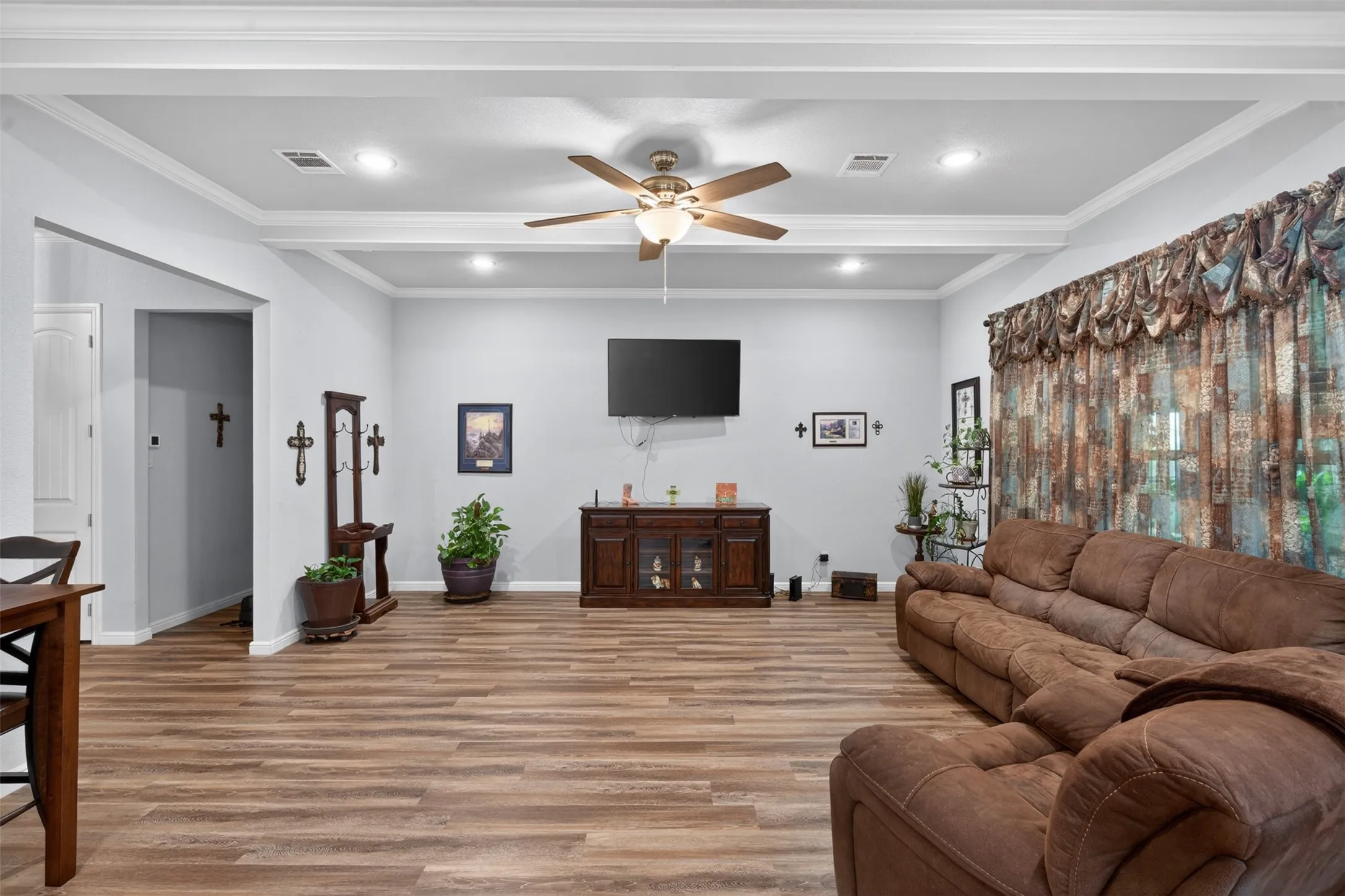 Single Family Residence For Sale in Johnson County , 108 Mcanear Street, Cleburne, Texas 76033, 3 Bedroom, 2 Bathroom, 2 Garage spaces, 1,909 Sqft, built in 2021, mls#21378550, Real Estate Agent in Cleburne, Homes For Sale in Johnson county, Homes For Sale in Cleburne, Realtor in Cleburne Texas, Real Estate Brokerage Independent Realty Texas, Luminita Cordes Realtor