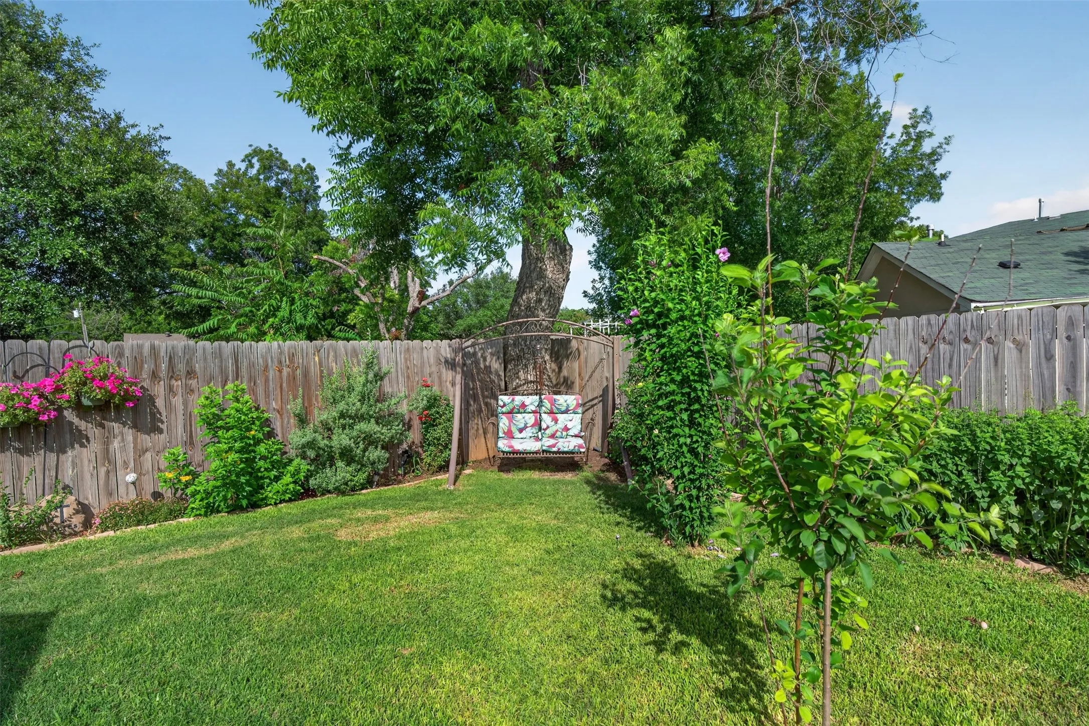 Single Family Residence For Sale in Johnson County , 108 Mcanear Street, Cleburne, Texas 76033, 3 Bedroom, 2 Bathroom, 2 Garage spaces, 1,909 Sqft, built in 2021, mls#21378550, Real Estate Agent in Cleburne, Homes For Sale in Johnson county, Homes For Sale in Cleburne, Realtor in Cleburne Texas, Real Estate Brokerage Independent Realty Texas, Luminita Cordes Realtor
