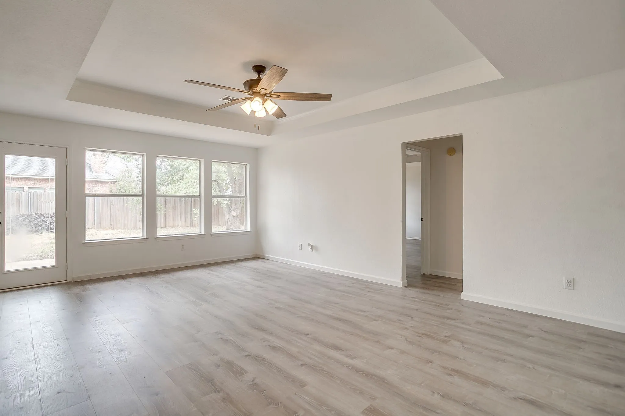 Single Family Residence For Rent in Hood County , 1512 Clover Lane, Granbury, Texas 76048, 3 Bedroom, 2 Bathroom, 2 Garage spaces, 1,462 Sqft, built in 1998, mls#21371060, Real Estate Agent in Granbury, Homes For Rent in Hood county, Homes For Rent in Granbury, Realtor in Granbury Texas, Real Estate Brokerage Independent Realty Texas, Luminita Cordes Realtor
