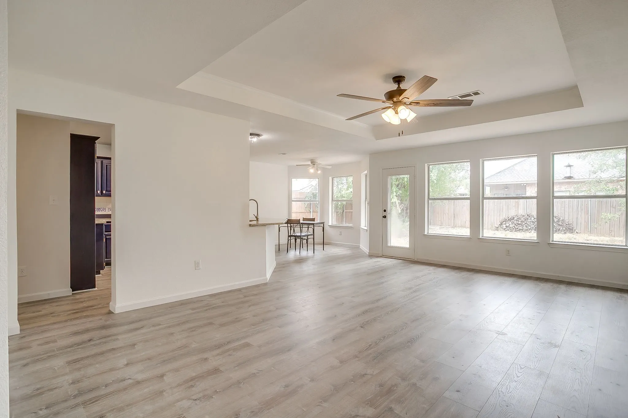 Single Family Residence For Rent in Hood County , 1512 Clover Lane, Granbury, Texas 76048, 3 Bedroom, 2 Bathroom, 2 Garage spaces, 1,462 Sqft, built in 1998, mls#21371060, Real Estate Agent in Granbury, Homes For Rent in Hood county, Homes For Rent in Granbury, Realtor in Granbury Texas, Real Estate Brokerage Independent Realty Texas, Luminita Cordes Realtor