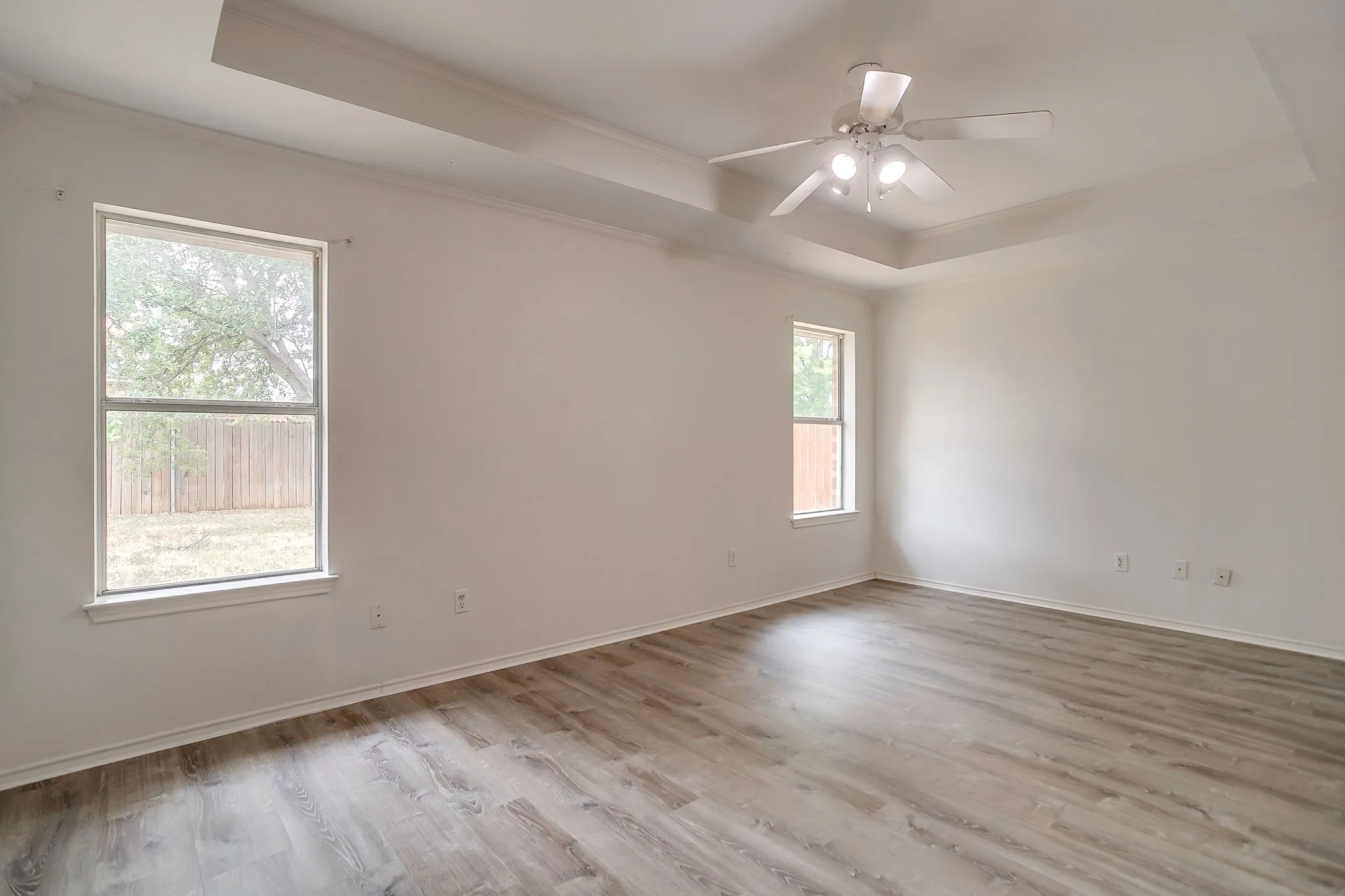 Single Family Residence For Rent in Hood County , 1512 Clover Lane, Granbury, Texas 76048, 3 Bedroom, 2 Bathroom, 2 Garage spaces, 1,462 Sqft, built in 1998, mls#21371060, Real Estate Agent in Granbury, Homes For Rent in Hood county, Homes For Rent in Granbury, Realtor in Granbury Texas, Real Estate Brokerage Independent Realty Texas, Luminita Cordes Realtor